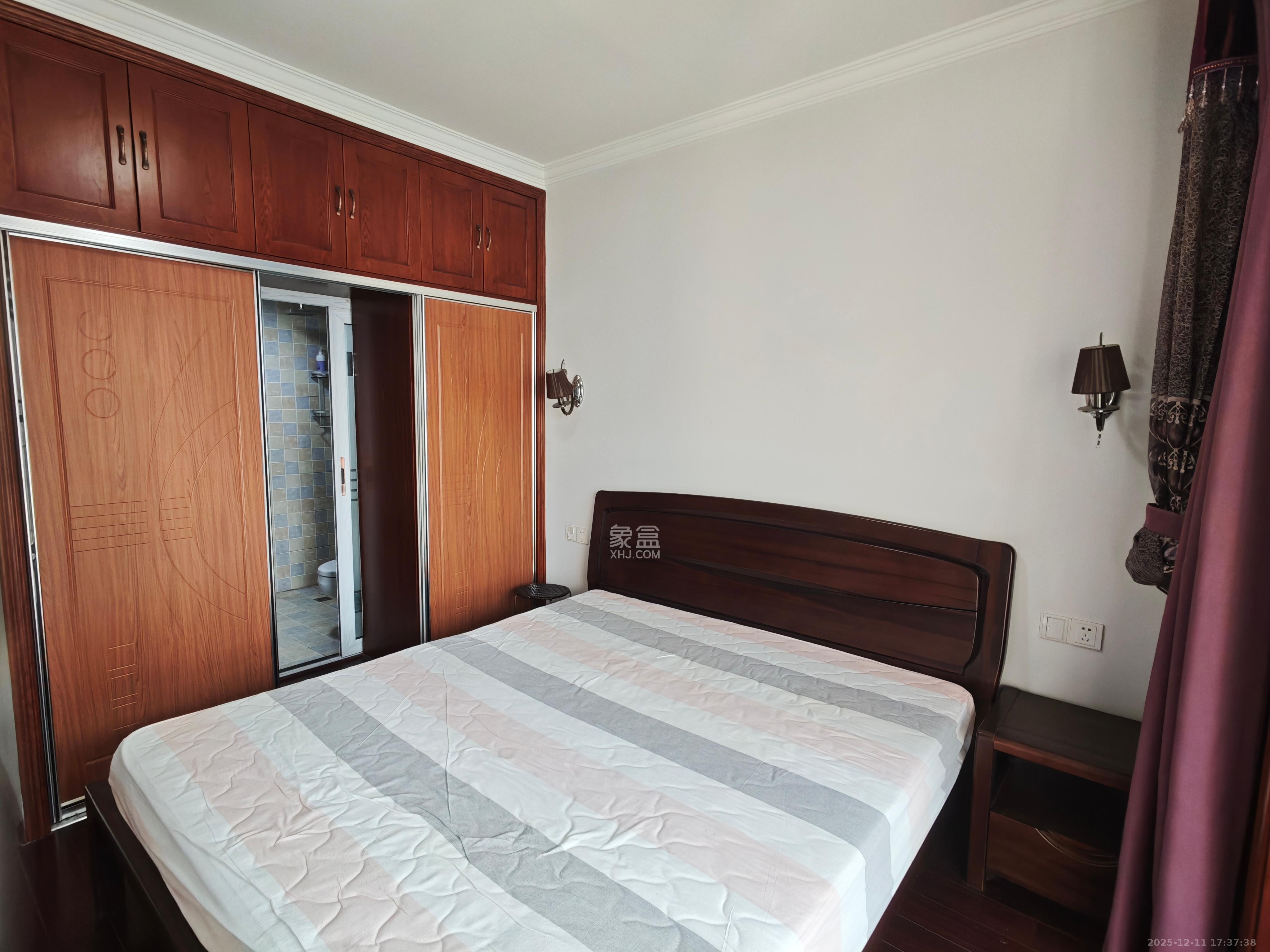 荣盛花语馨苑 3室2厅2卫 2600.0元/月 荣盛花语馨苑 3室2厅2卫 2600.0元/月室内图