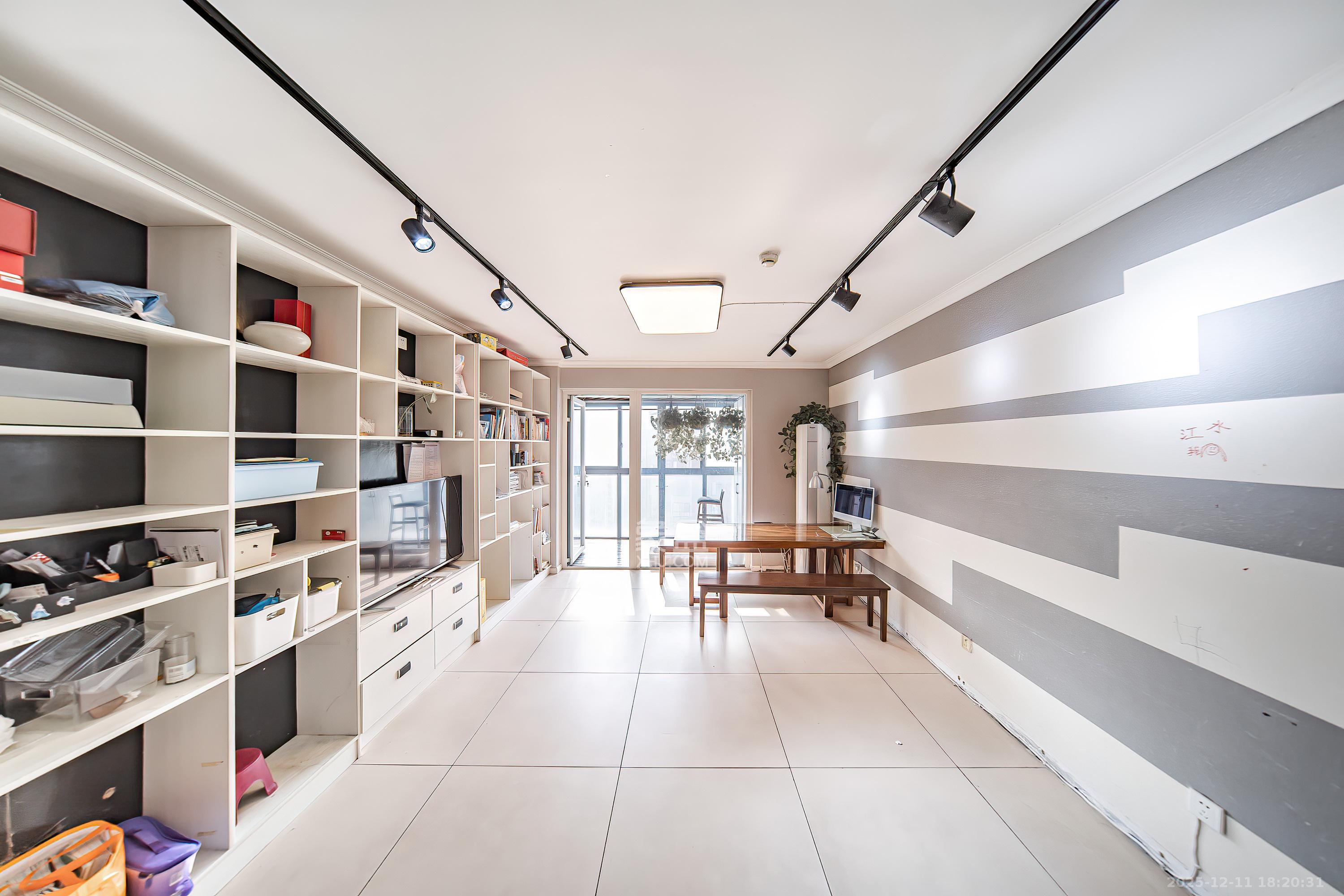 北辰三角洲E5区  2室2厅1卫    95.0万