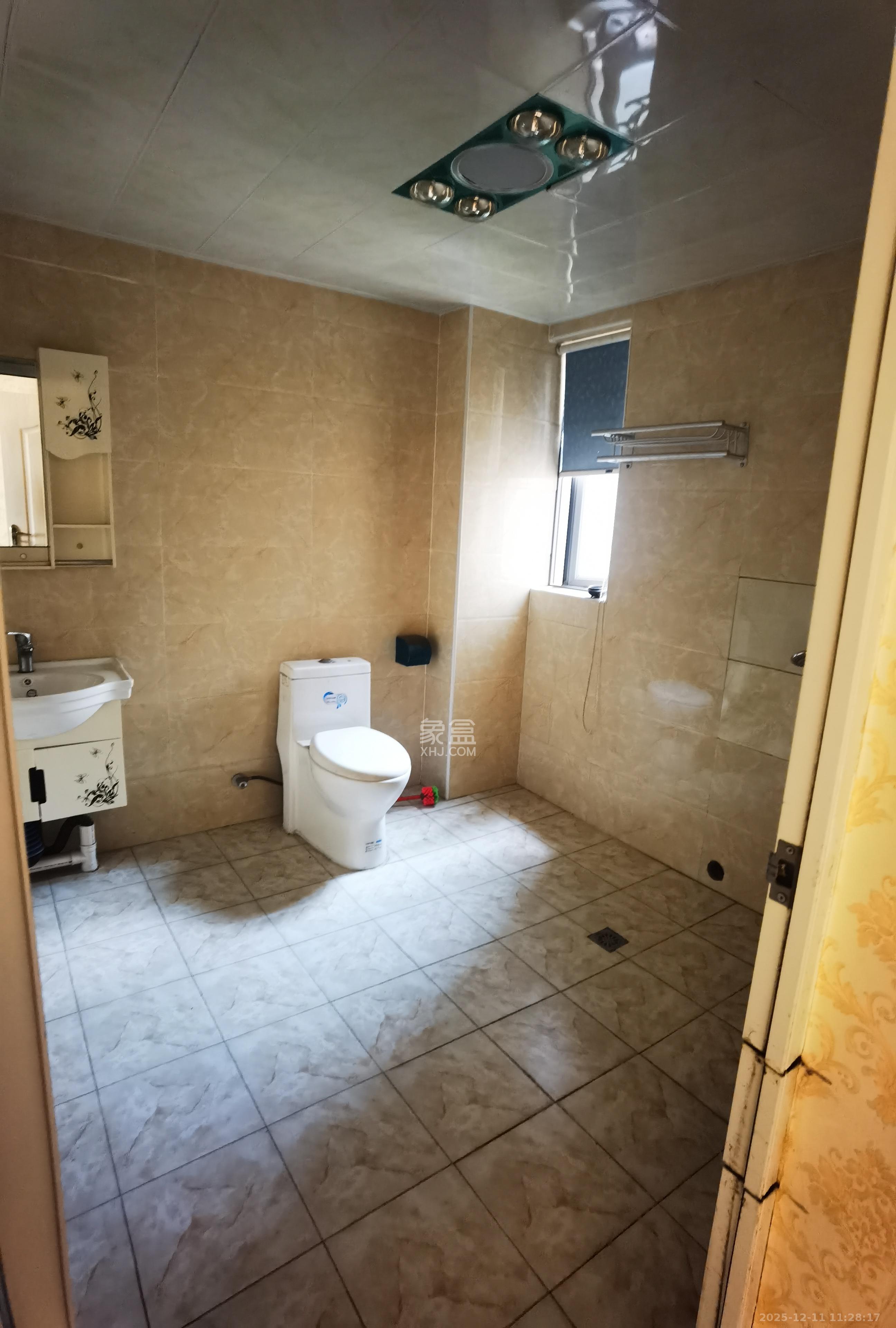 八方小区C区 4室2厅2卫 4500.0元/月 八方小区C区 4室2厅2卫 4500.0元/月室内图