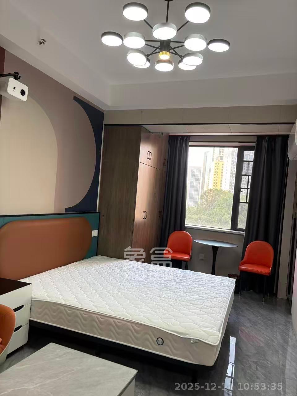 五江天街天寓  1室1厅1卫    1300.0元/月