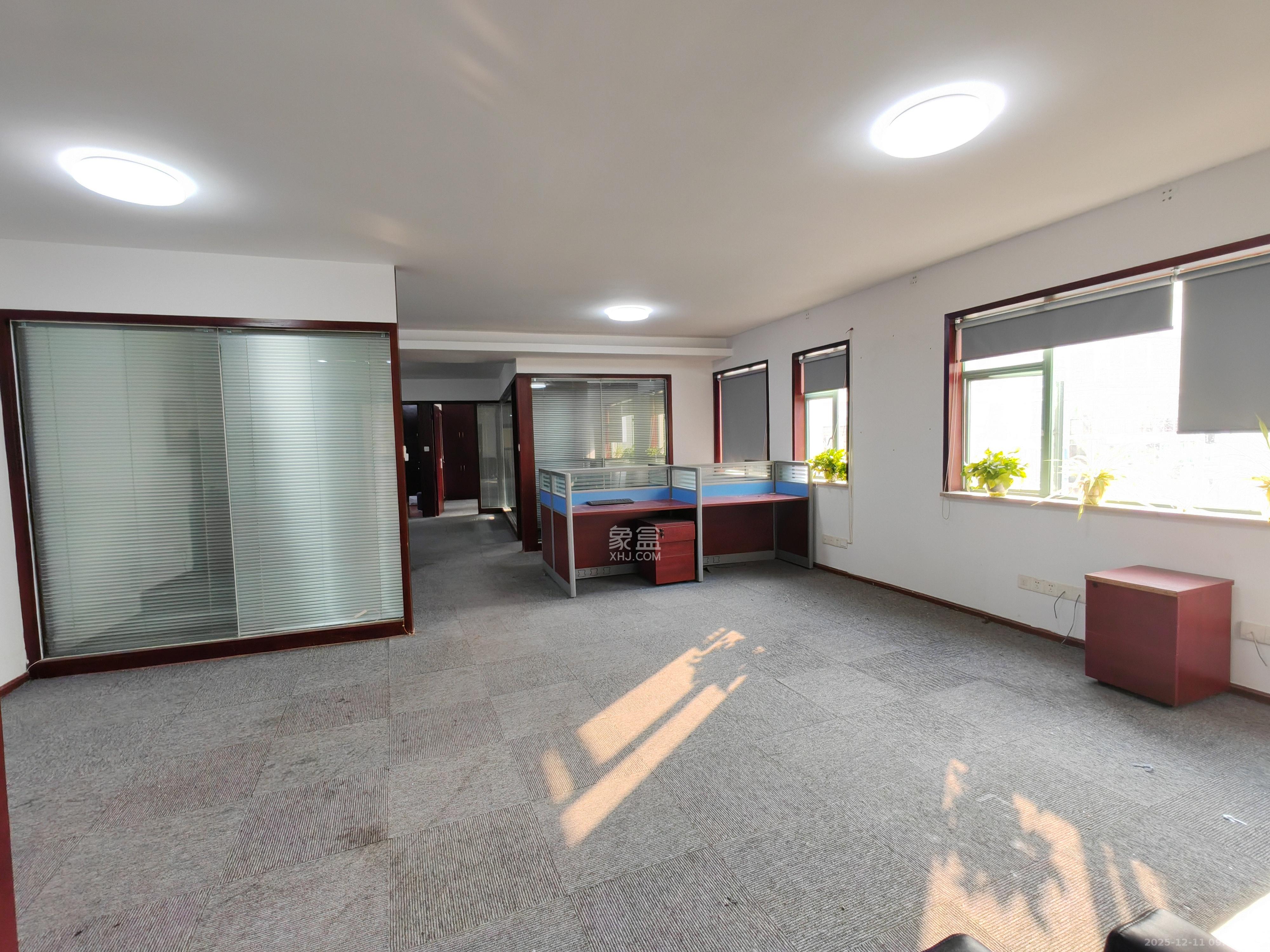 锦绣华天   133.92㎡      5200.0元/月