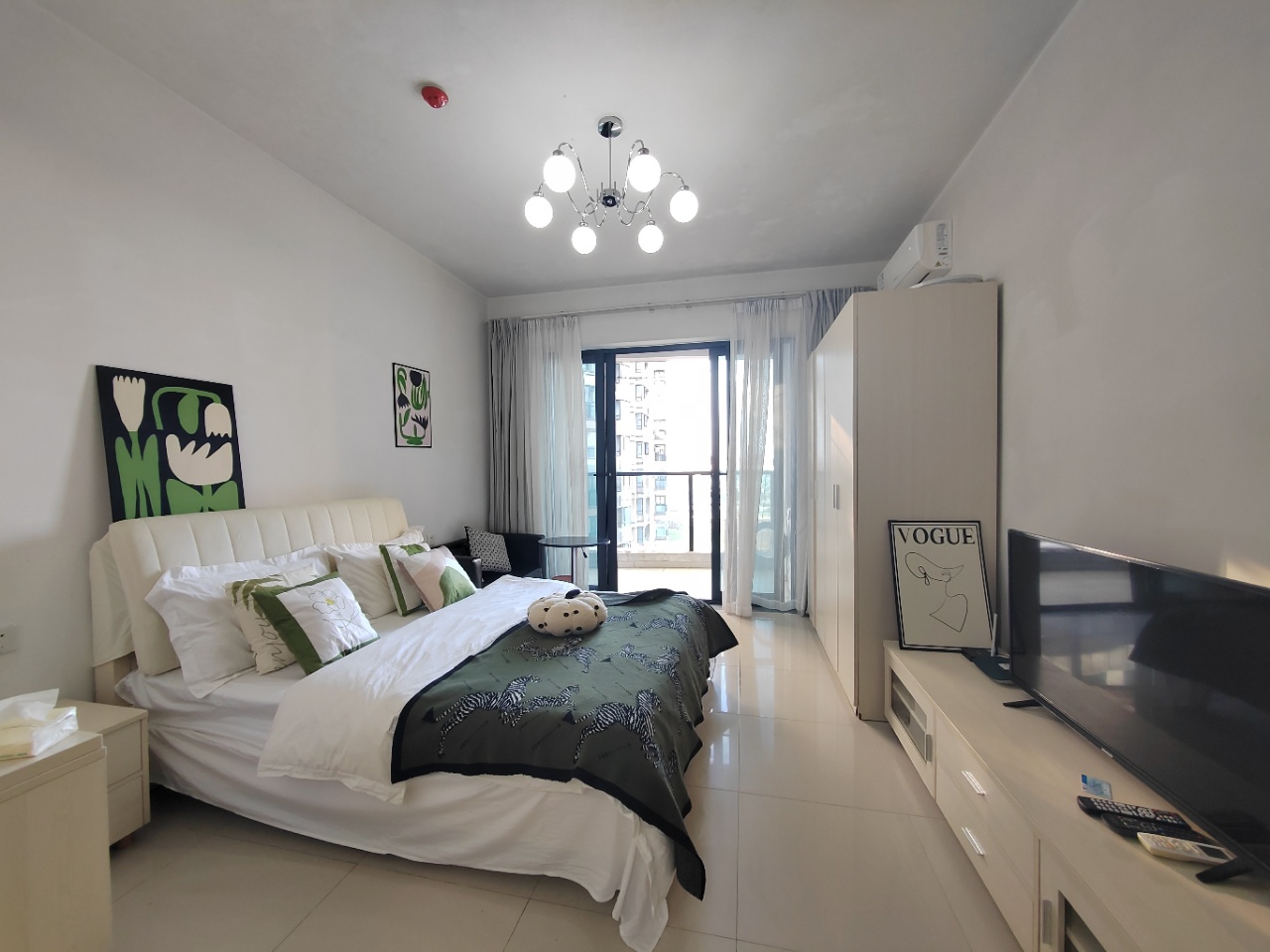 天地凤凰城  1室0厅1卫    1500.0元/月