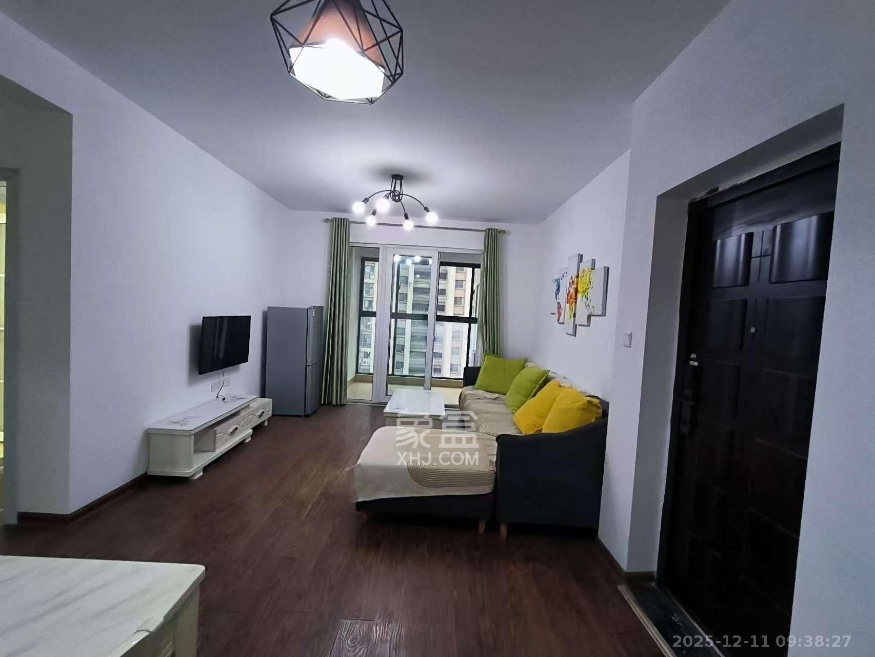 嘉宇银杉（嘉宇西苑）  3室2厅1卫    2300.0元/月