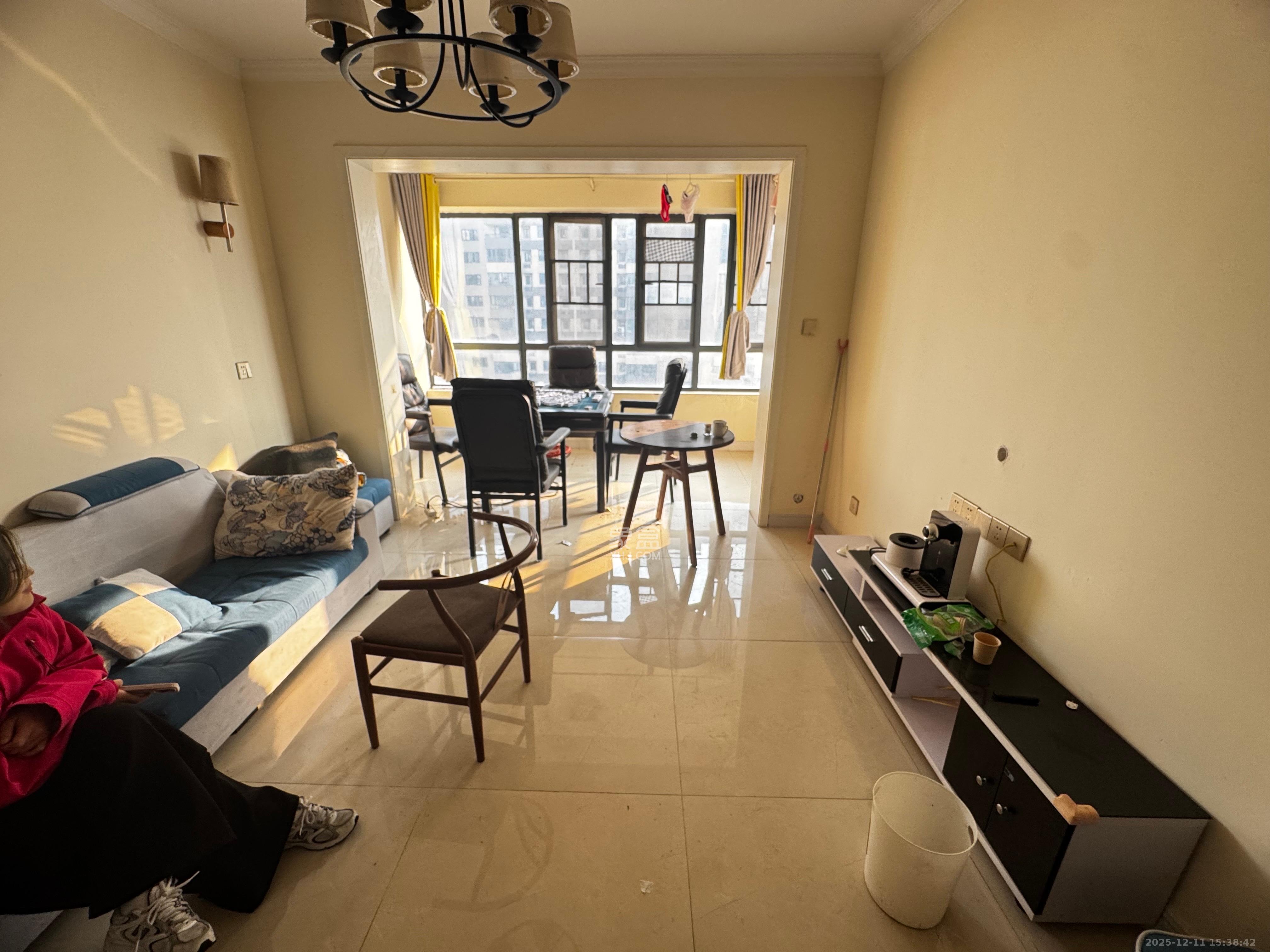 长房云时代  3室2厅2卫    2500.0元/月