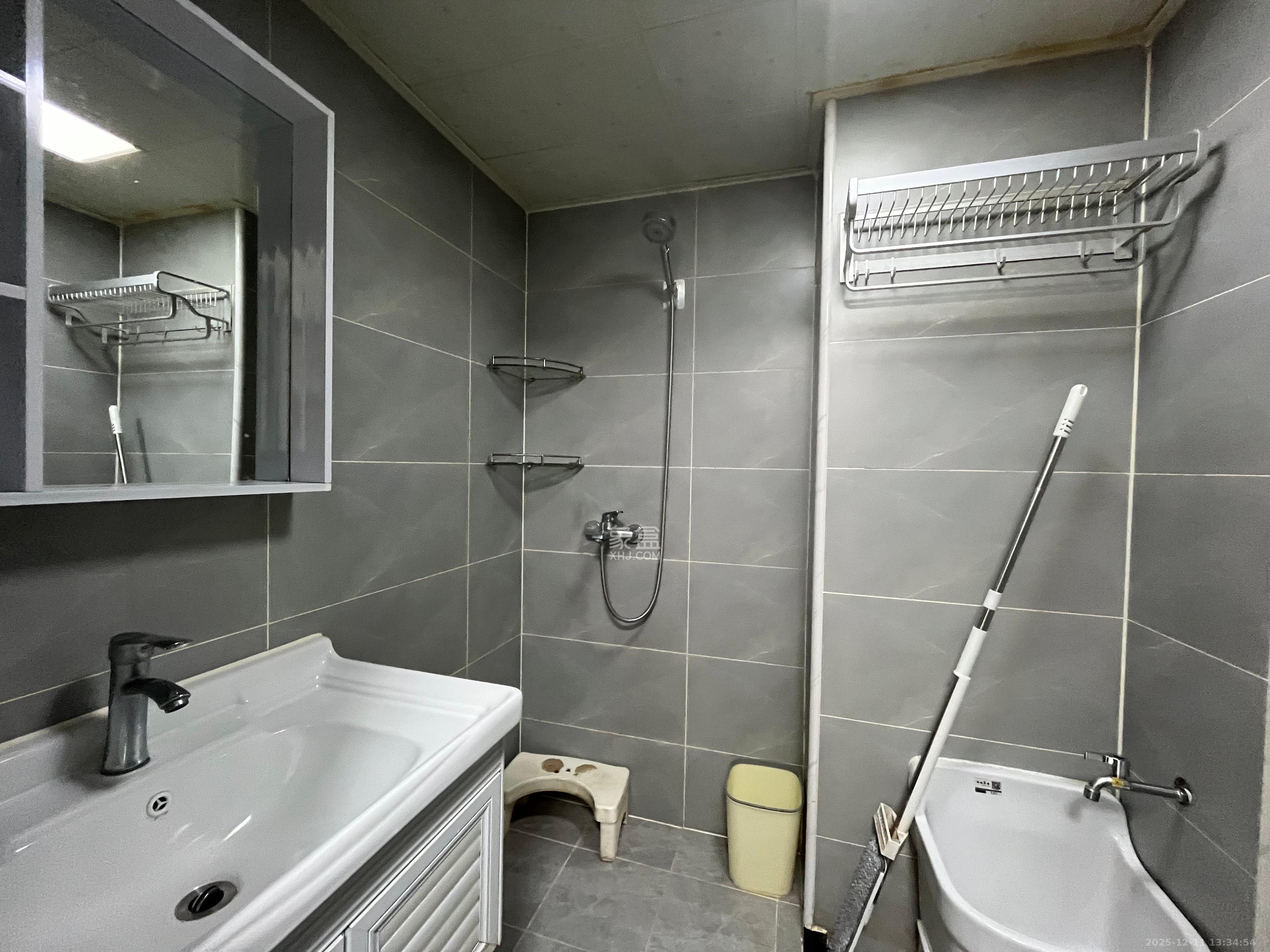 嘉宇银杉(嘉宇西苑) 2室1厅1卫 1500.0元/月 嘉宇银杉(嘉宇西苑) 2室1厅1卫 1500.0元/月室内图