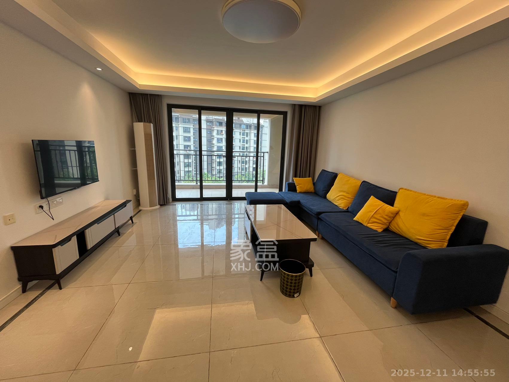 万科魅力之城观澜里  4室2厅2卫    4000.0元/月