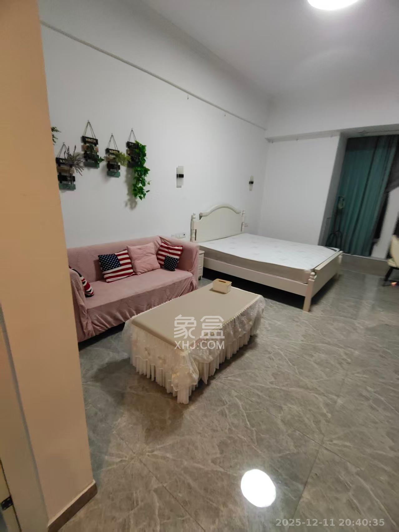 新世界广场  1室0厅0卫    1500.0元/月