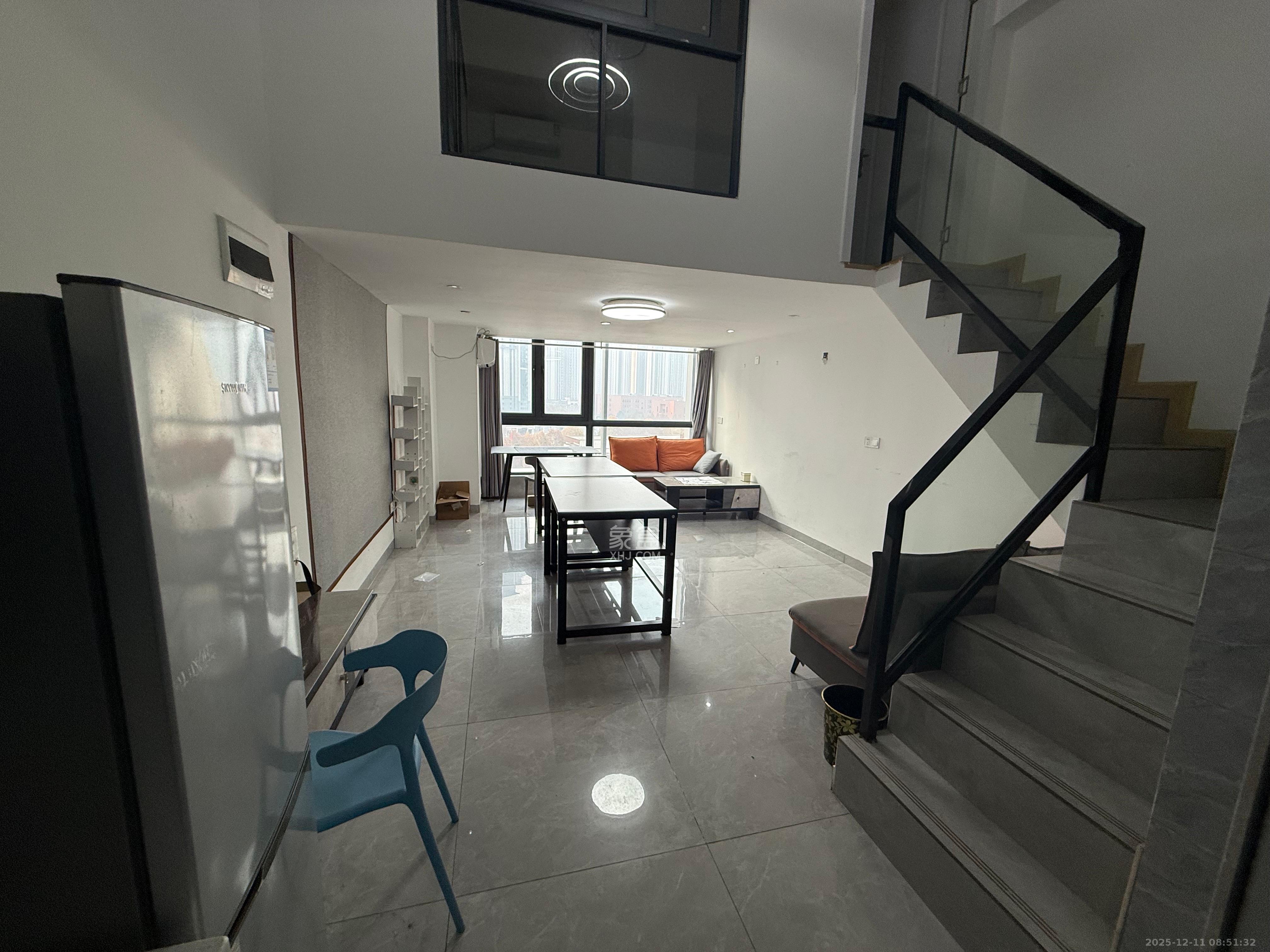 中国铁建梅溪青秀三期  2室1厅1卫    2000.0元/月