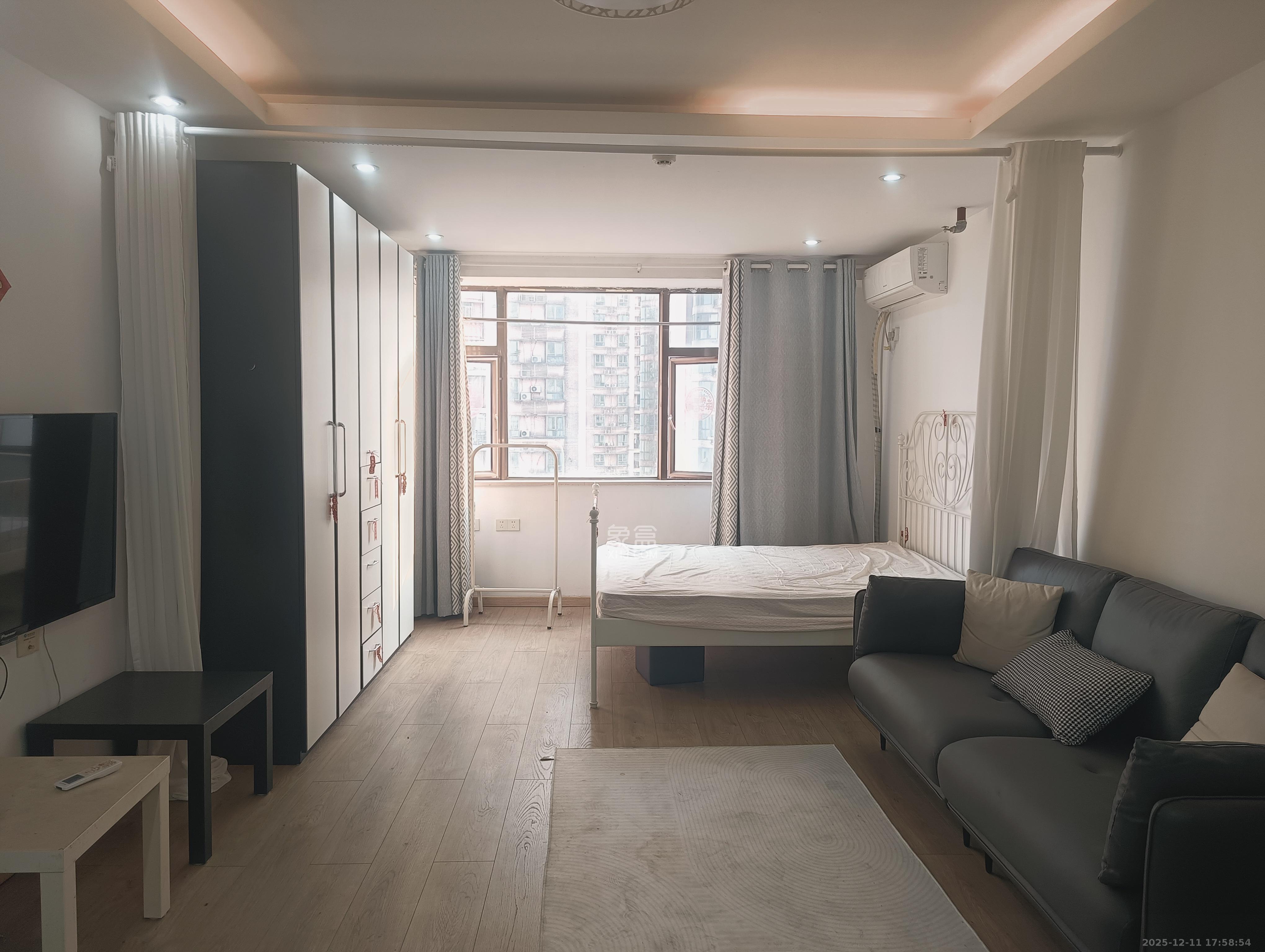 昊天大厦  1室1厅1卫    2000.0元/月