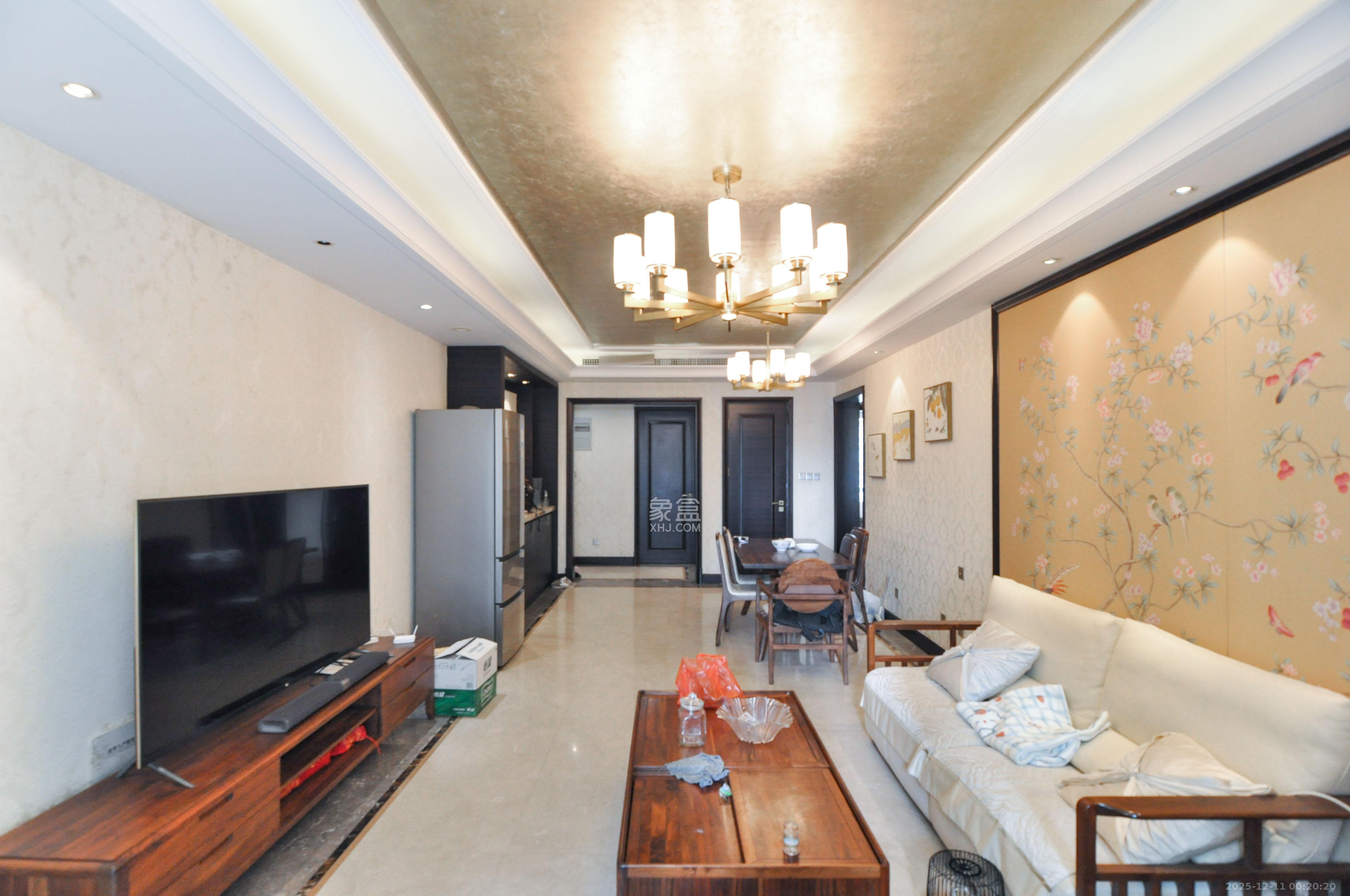 梅溪湖金茂府（金茂广场）（金茂览秀城）  1室0厅0卫    235.0万客厅