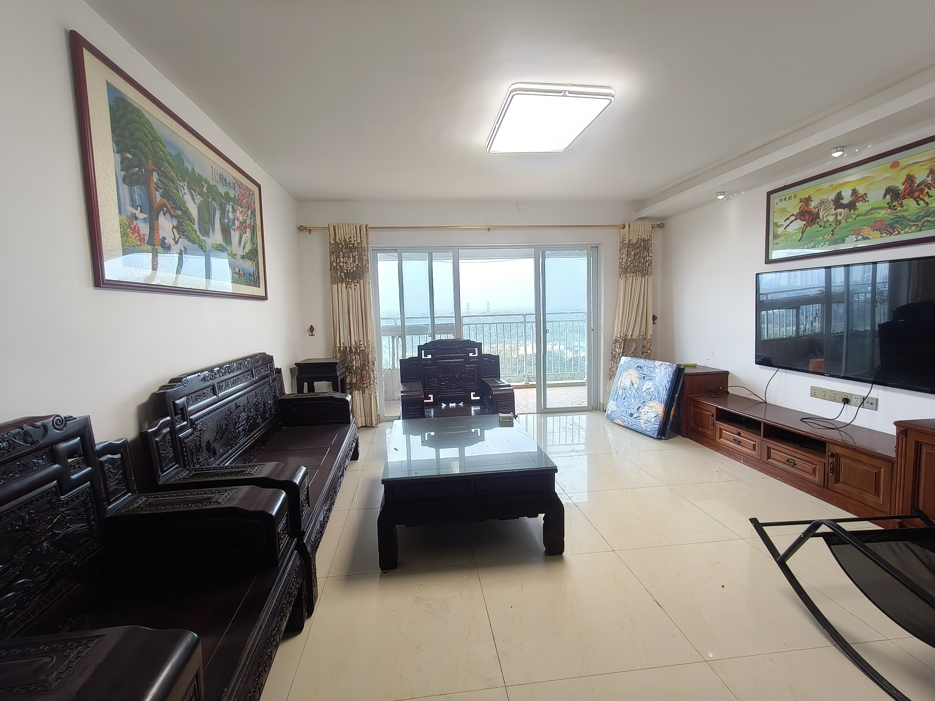 海航城  4室2厅2卫    2300.0元/月