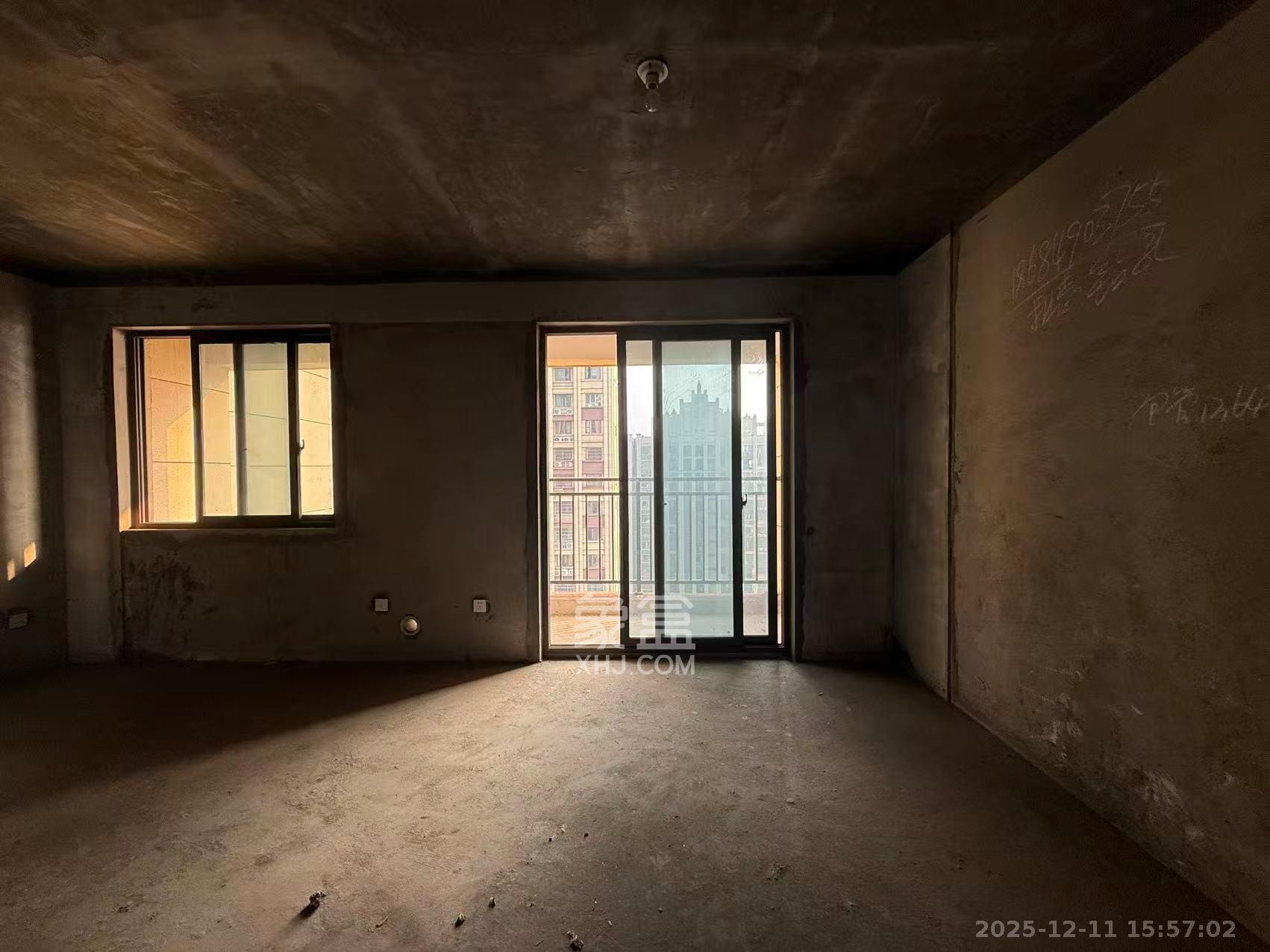 东方美地  4室2厅2卫    800.0元/月室内图