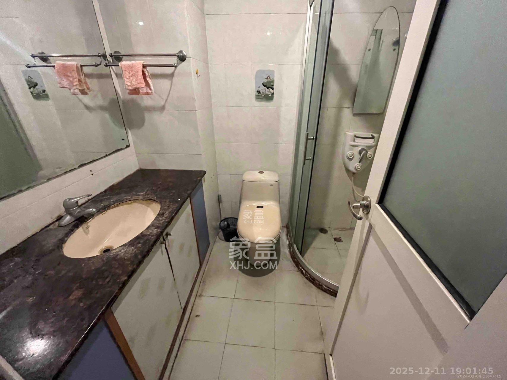 人民新村  3室2厅2卫    2400.0元/月室内图