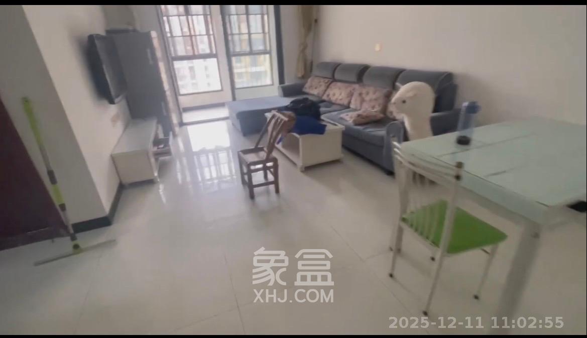 卓越蔚蓝城邦  3室2厅1卫    1700.0元/月