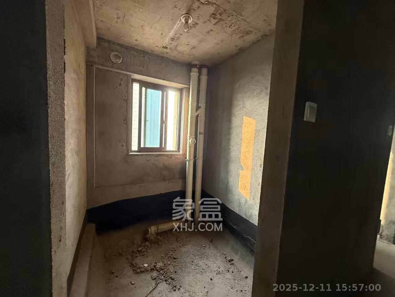 东方美地  4室2厅2卫    800.0元/月室内图