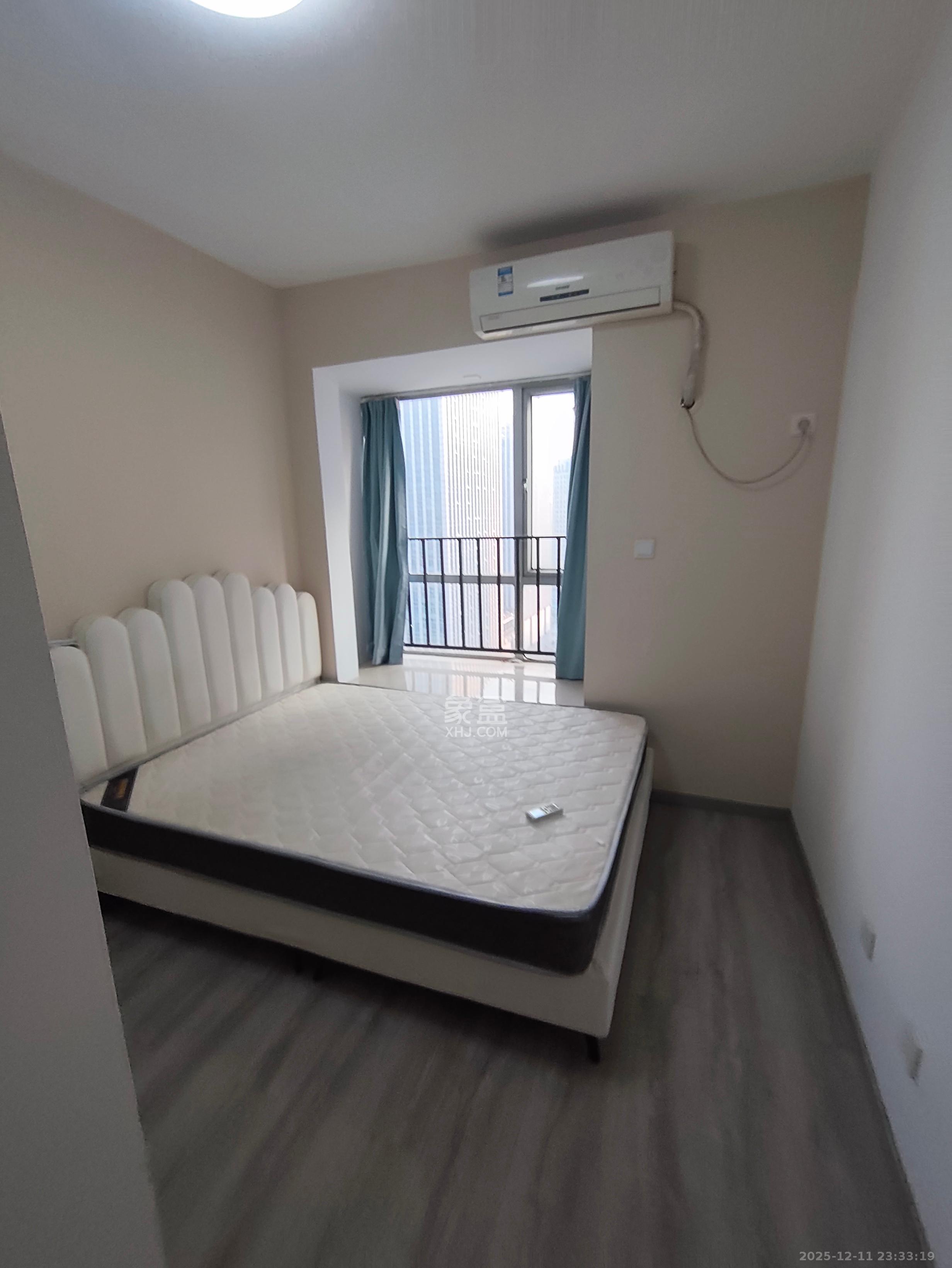 岳麓山庄  1室1厅1卫    1900.0元/月