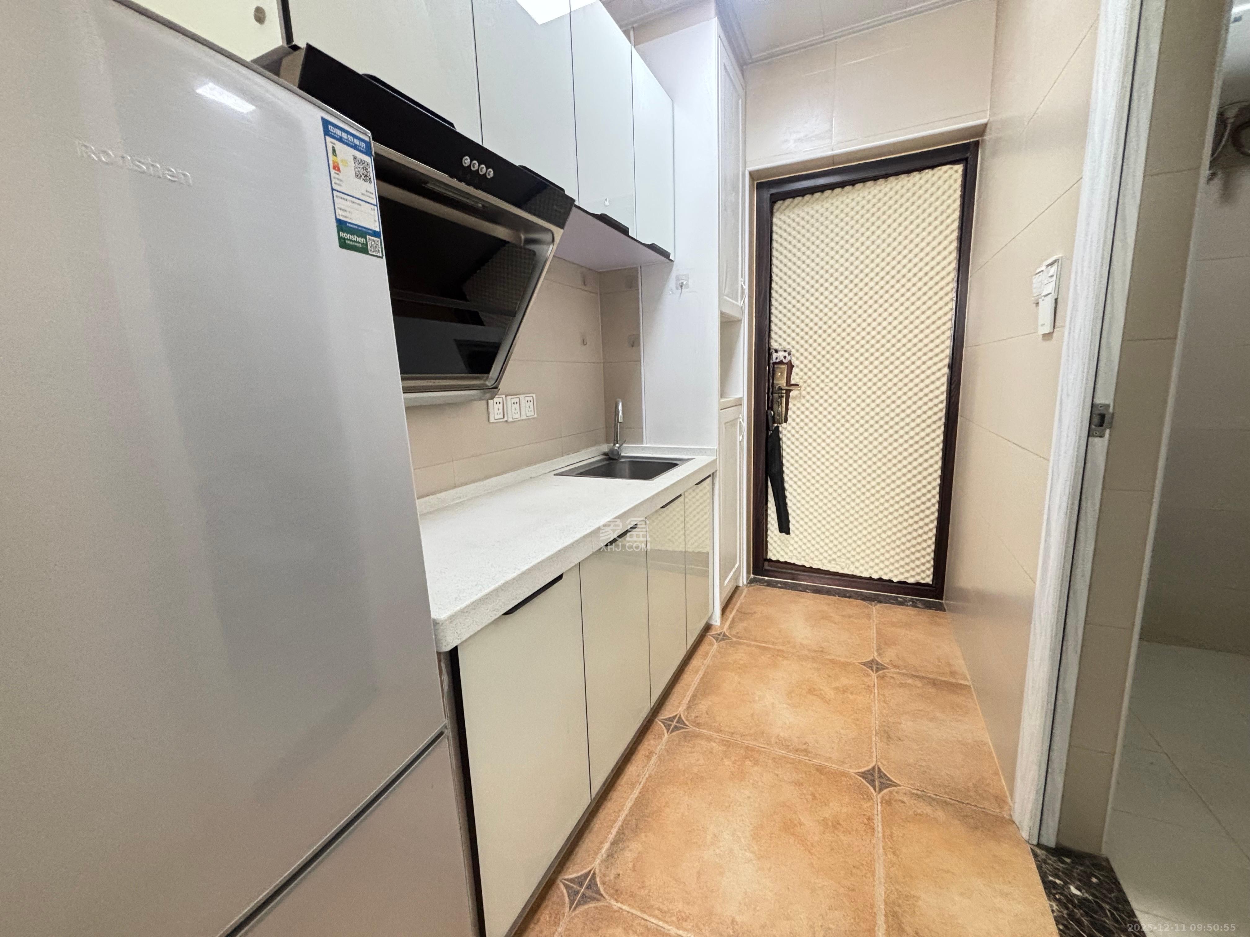 东盈商业广场(华泉城市广场) 1室1厅1卫 1300.0元/月 东盈商业广场(华泉城市广场) 1室1厅1卫 1300.0元/月室内图