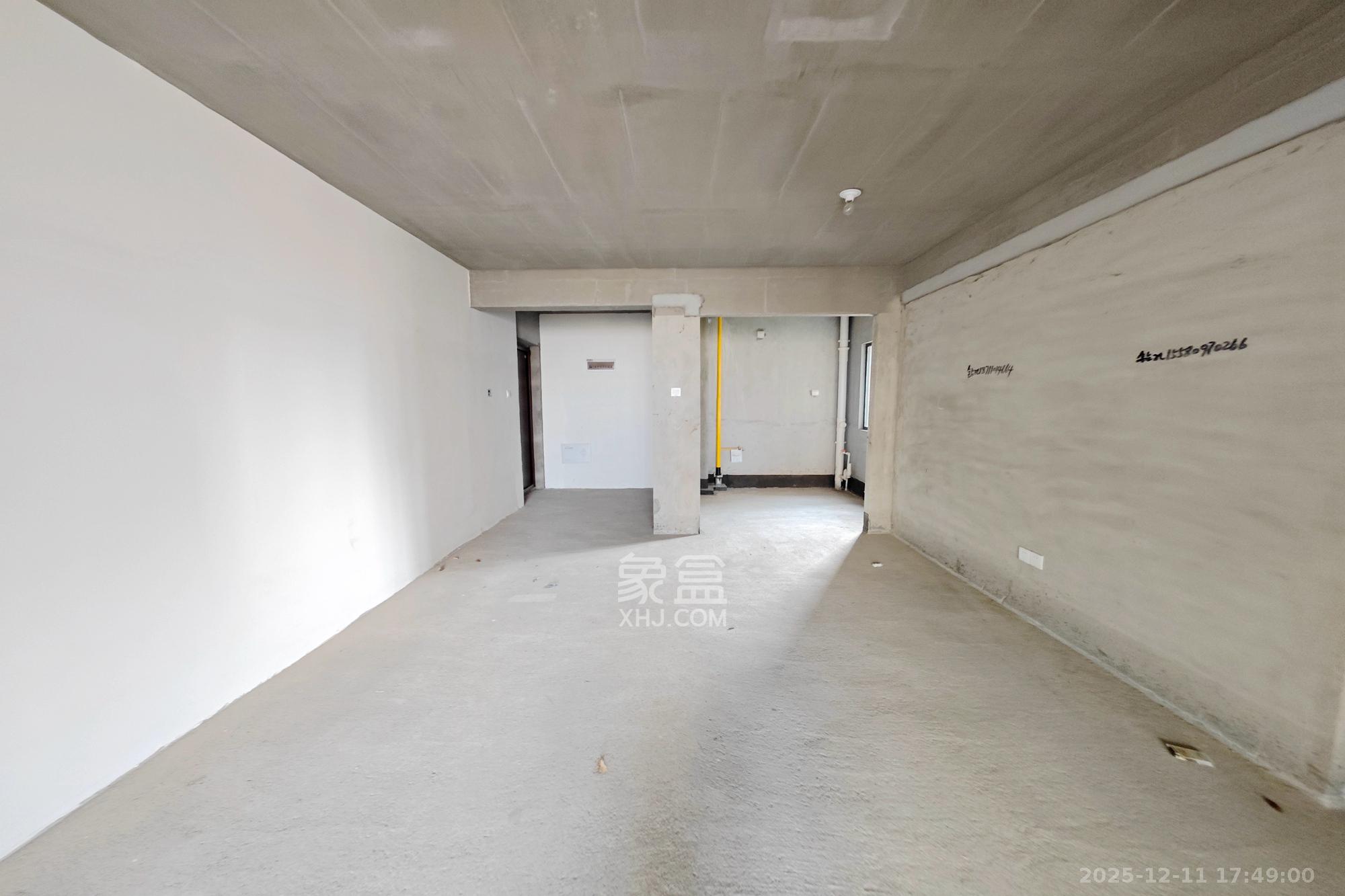 国欣向荣府  4室2厅2卫    140.0万