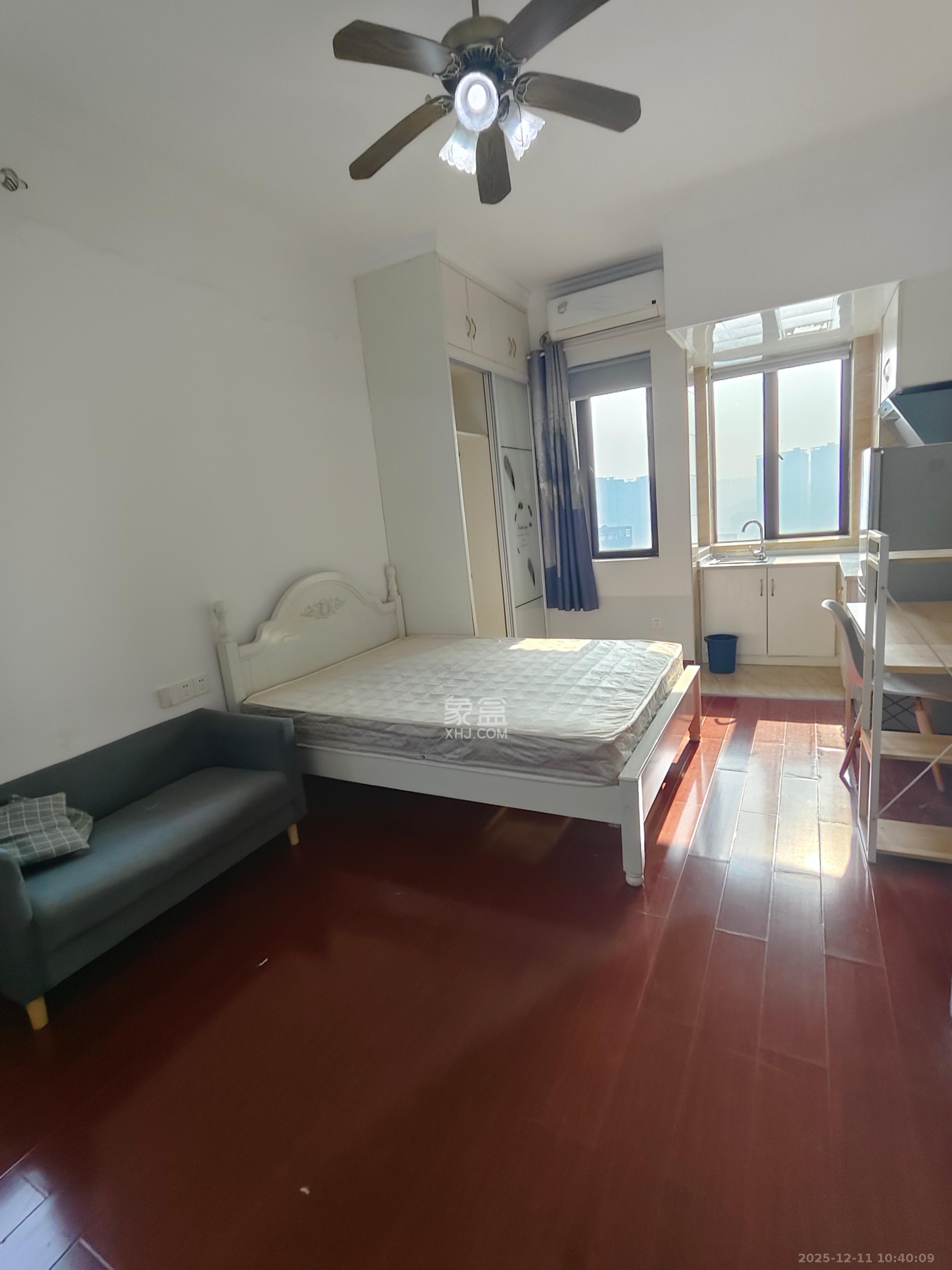 长房天翼未来城  1室1厅1卫    1500.0元/月室内图