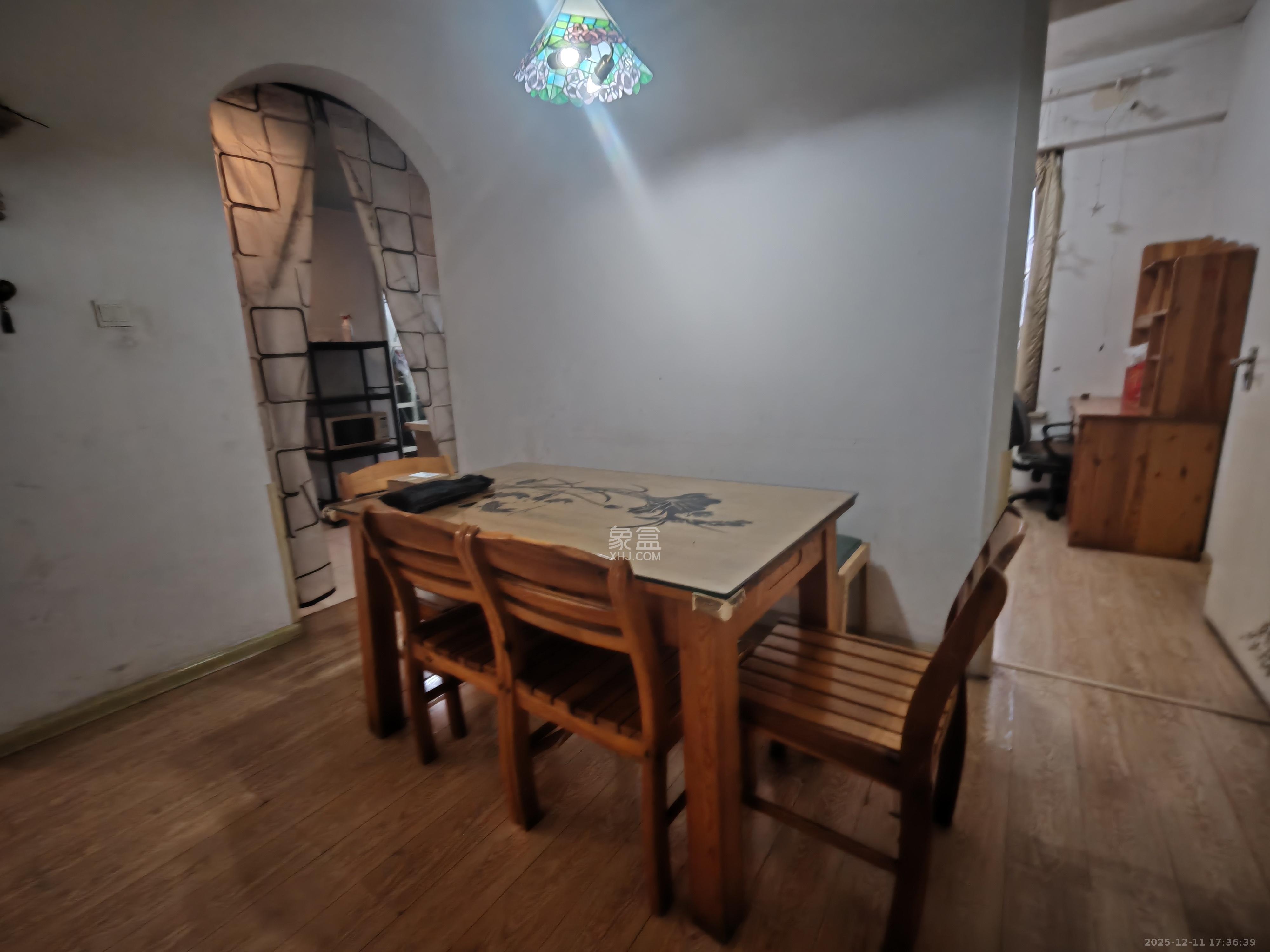 城市山水豪园(山水城市风景) 3室2厅2卫 2400.0元/月 城市山水豪园(山水城市风景) 3室2厅2卫 2400.0元/月室内图