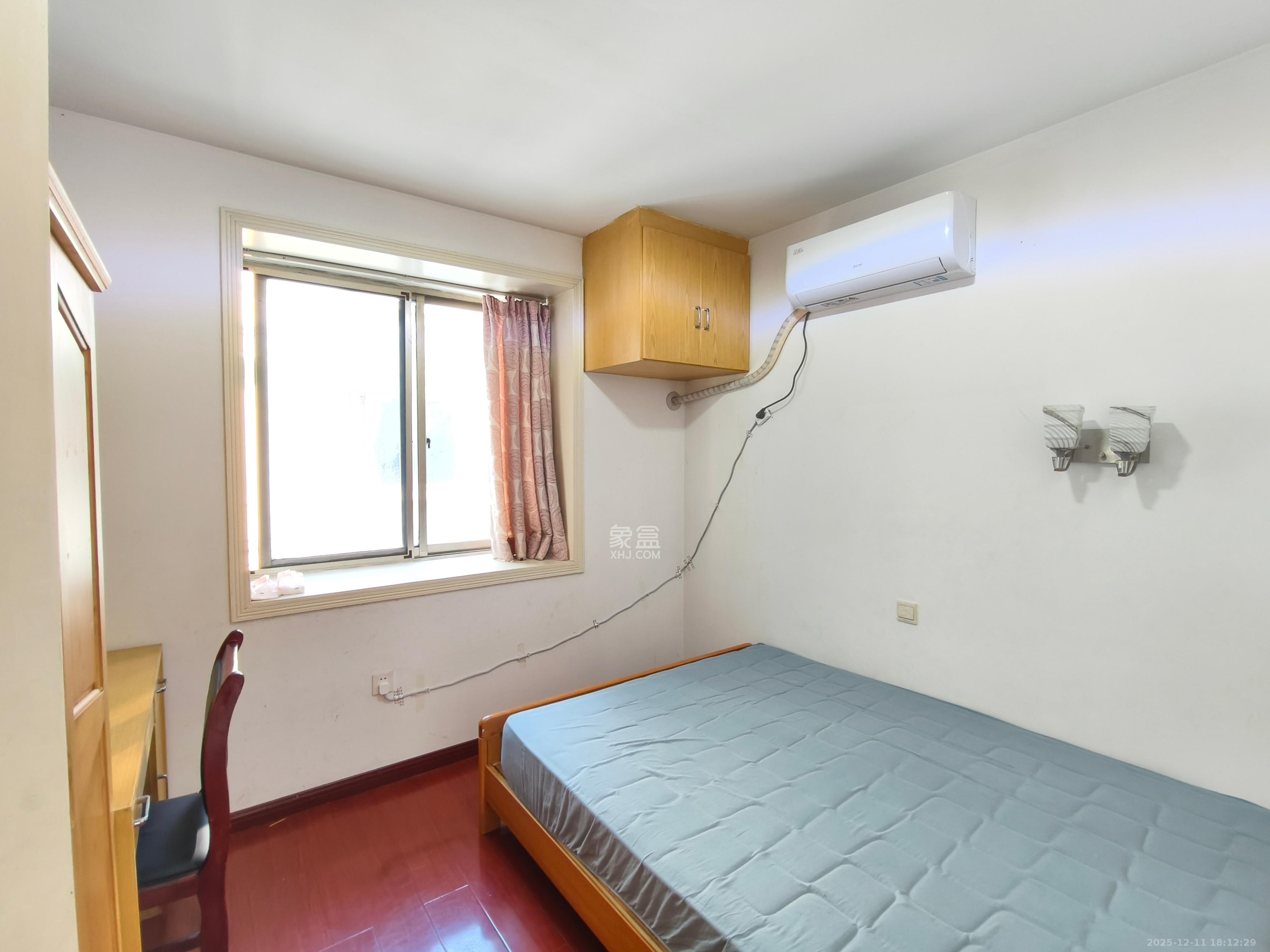 科教新村  2室1厅1卫    2300.0元/月室内图