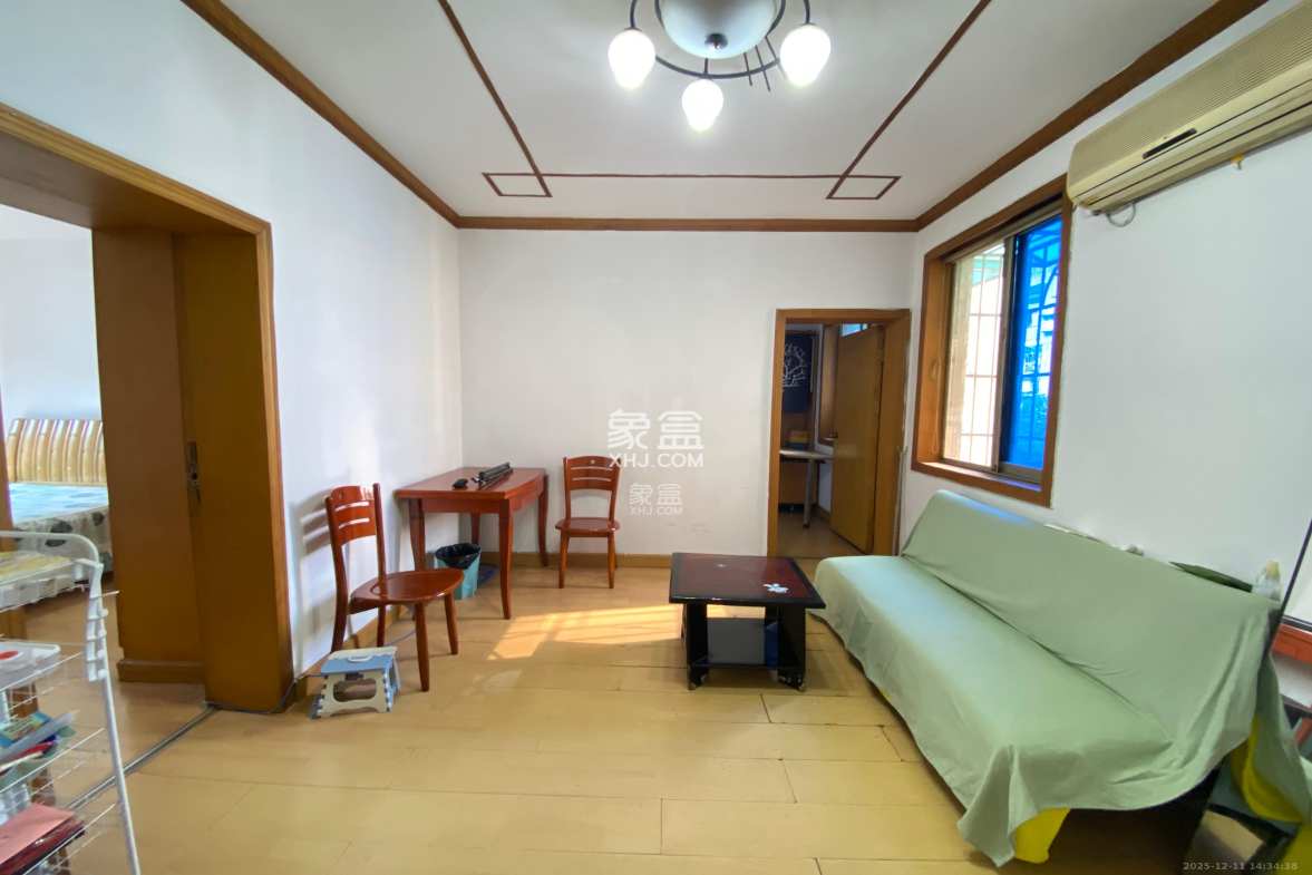 牛婆塘社区 2室2厅1卫 1400.0元/月 牛婆塘社区 2室2厅1卫 1400.0元/月室内图