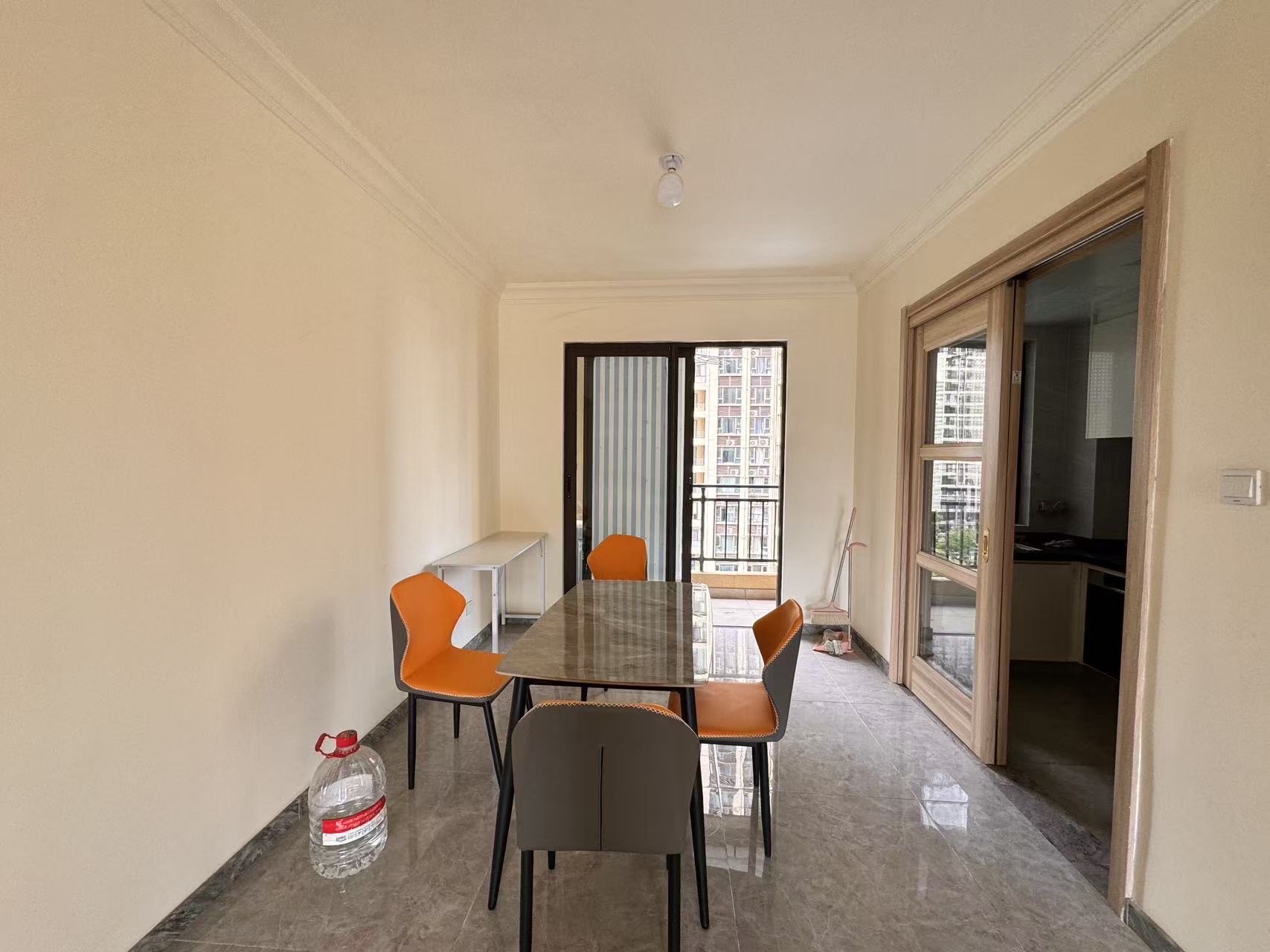 华耀碧桂园十里江湾誉峯  4室2厅2卫    86.0万