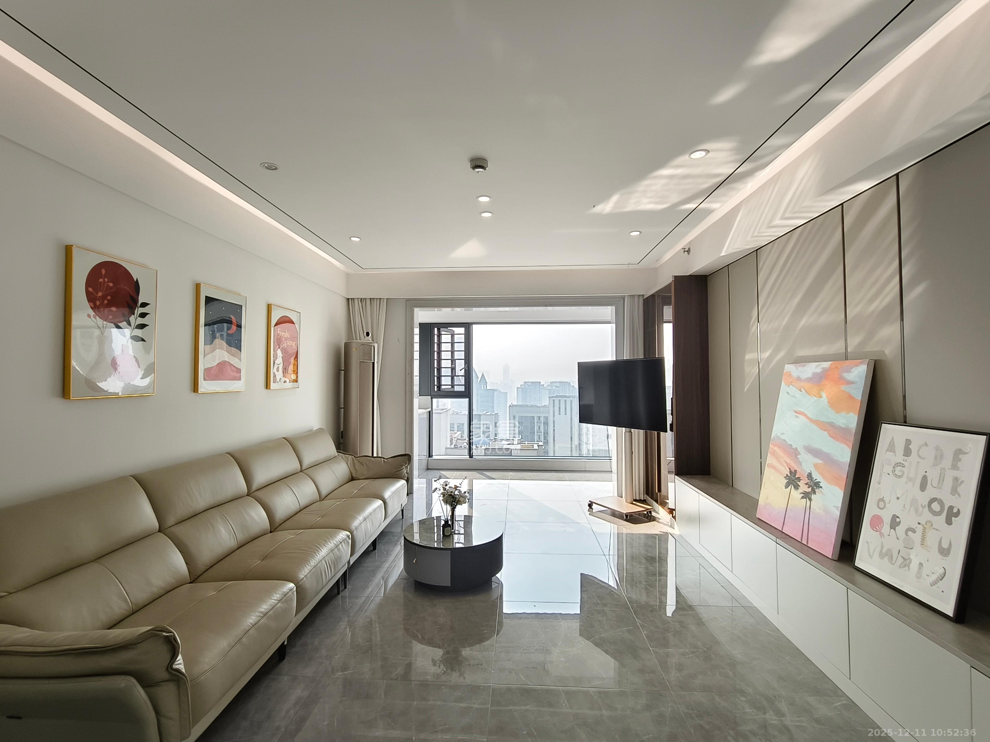 卓越中寰  4室2厅2卫    5800.0元/月