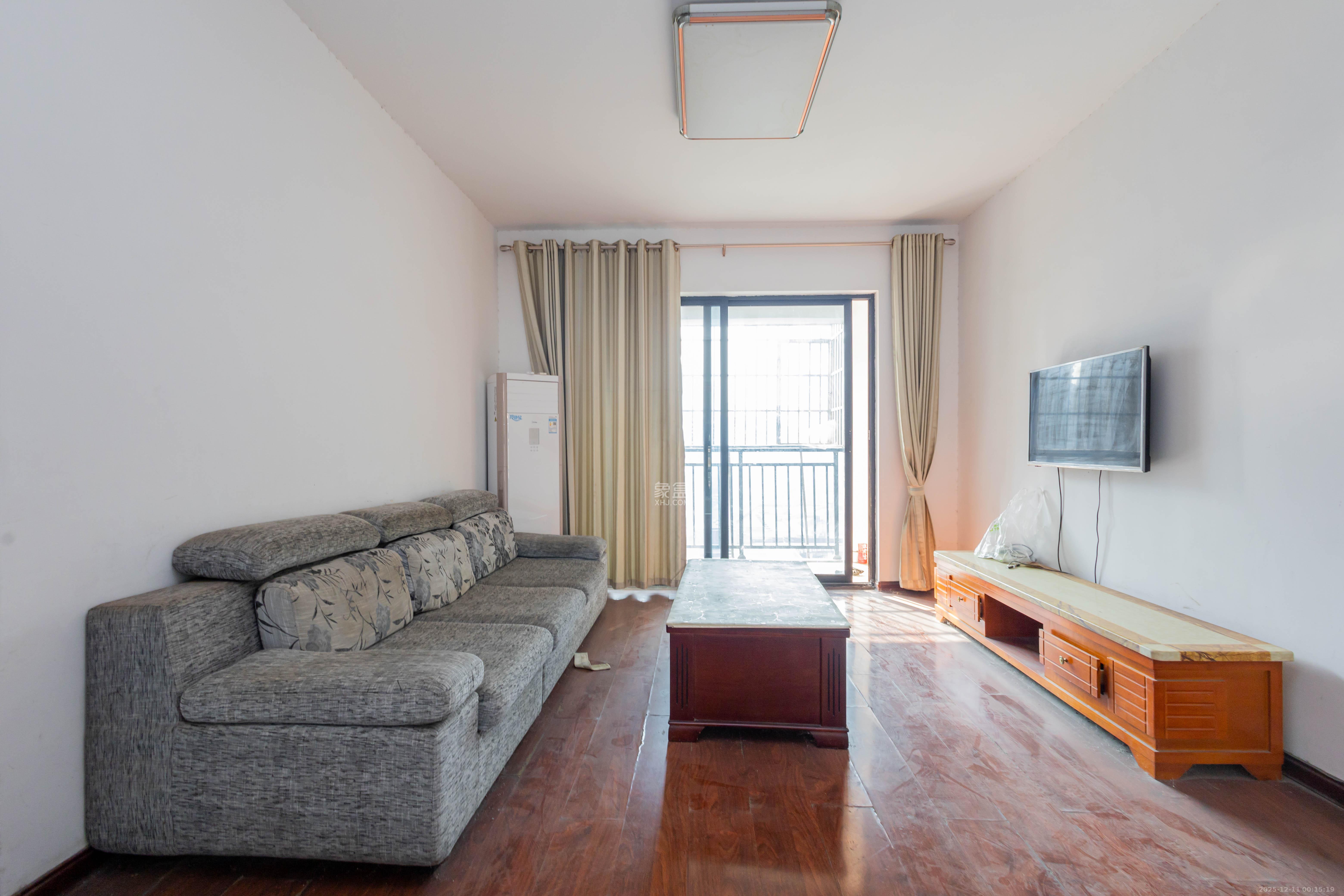 紫御江山  3室2厅1卫    78.0万