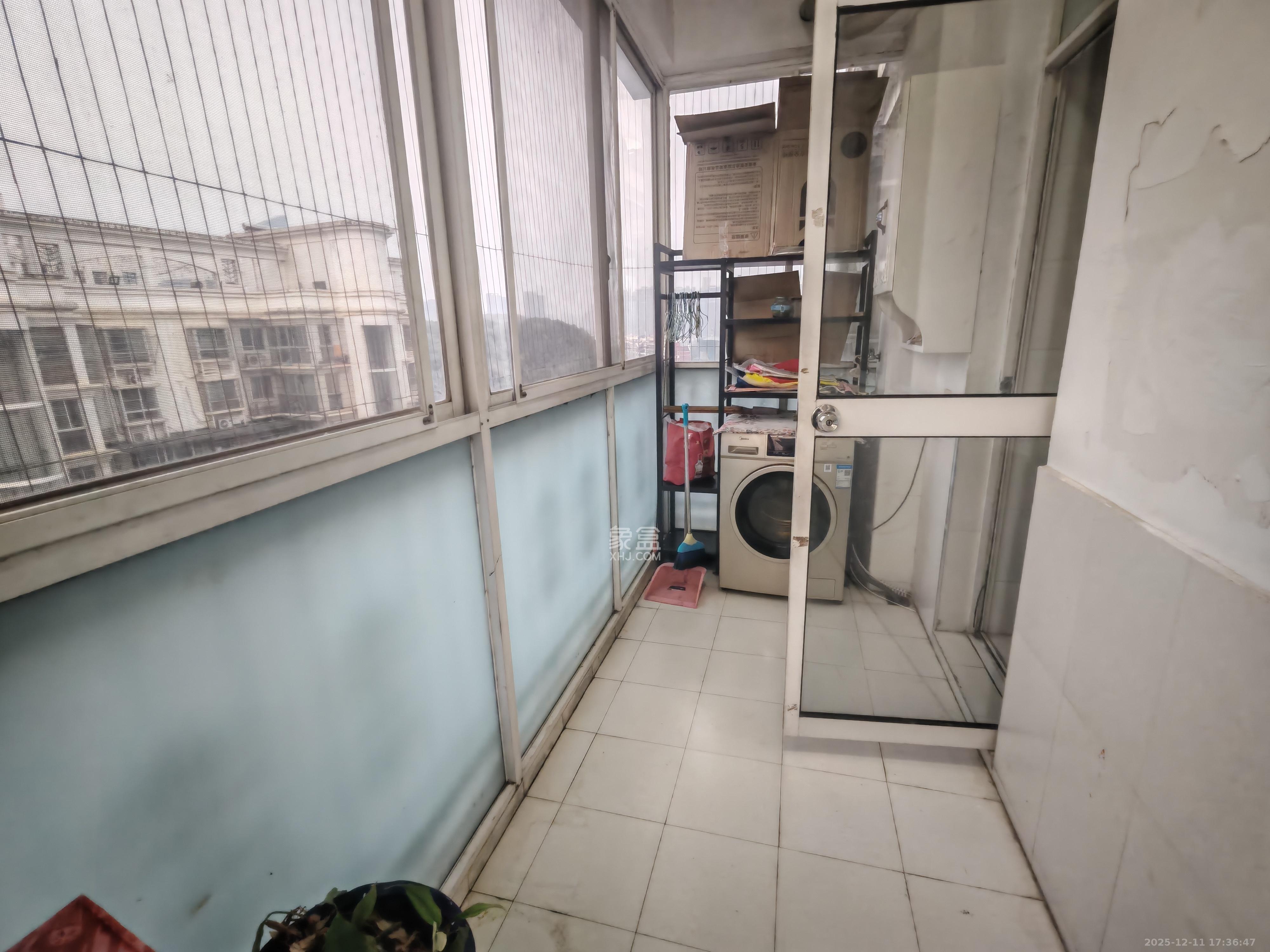 城市山水豪园（山水城市风景）  3室2厅2卫    2400.0元/月室内图