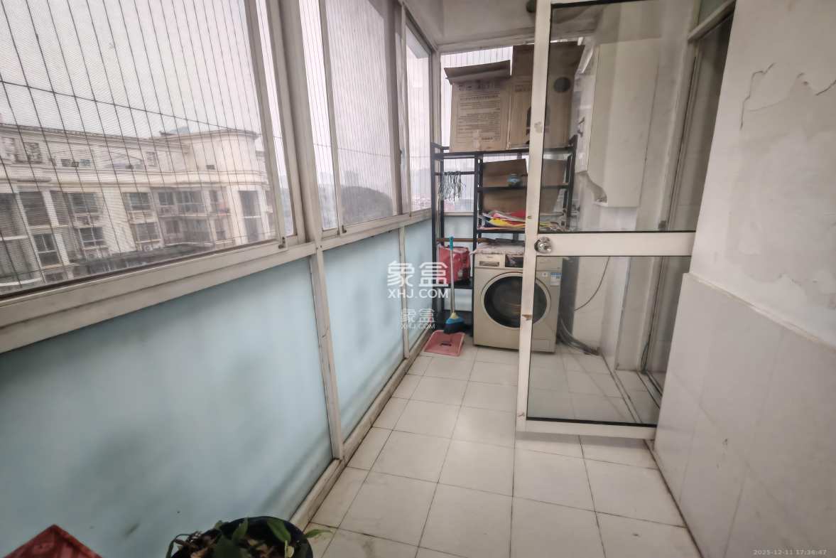 城市山水豪园(山水城市风景) 3室2厅2卫 2400.0元/月 城市山水豪园(山水城市风景) 3室2厅2卫 2400.0元/月室内图