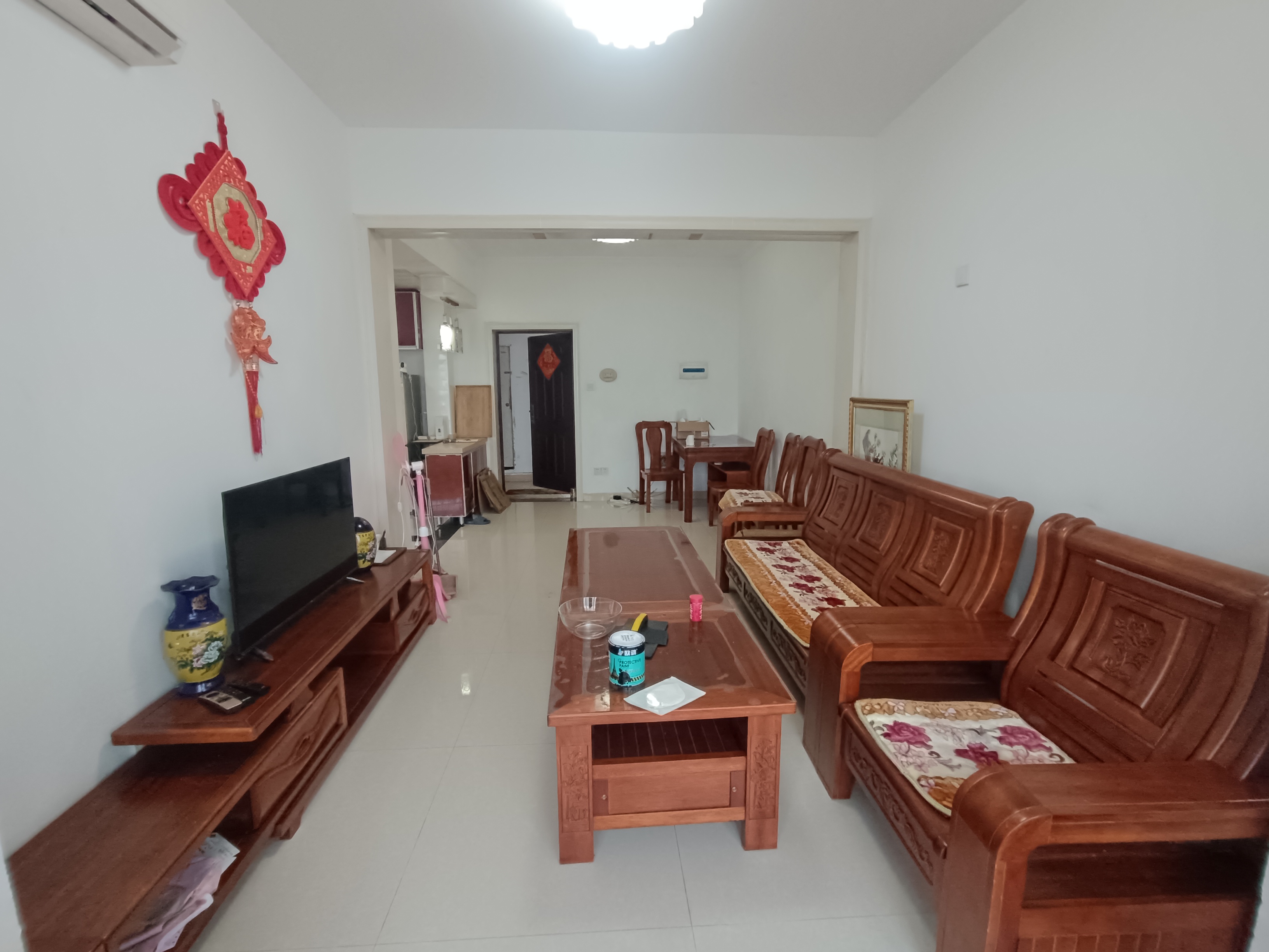 中景花园  1室1厅1卫    1600.0元/月