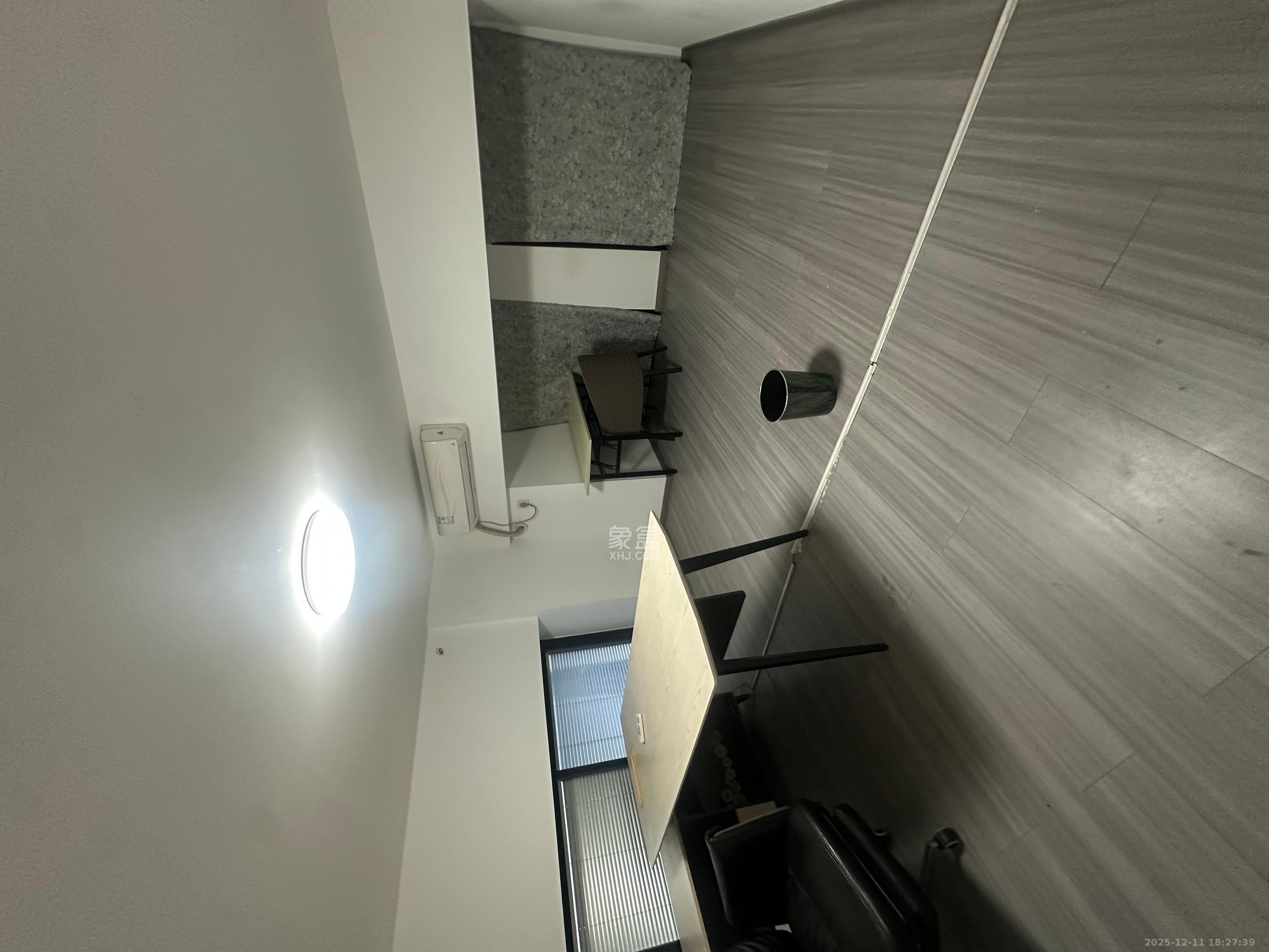 华润置地广场二期  3室2厅1卫    3600.0元/月室内图