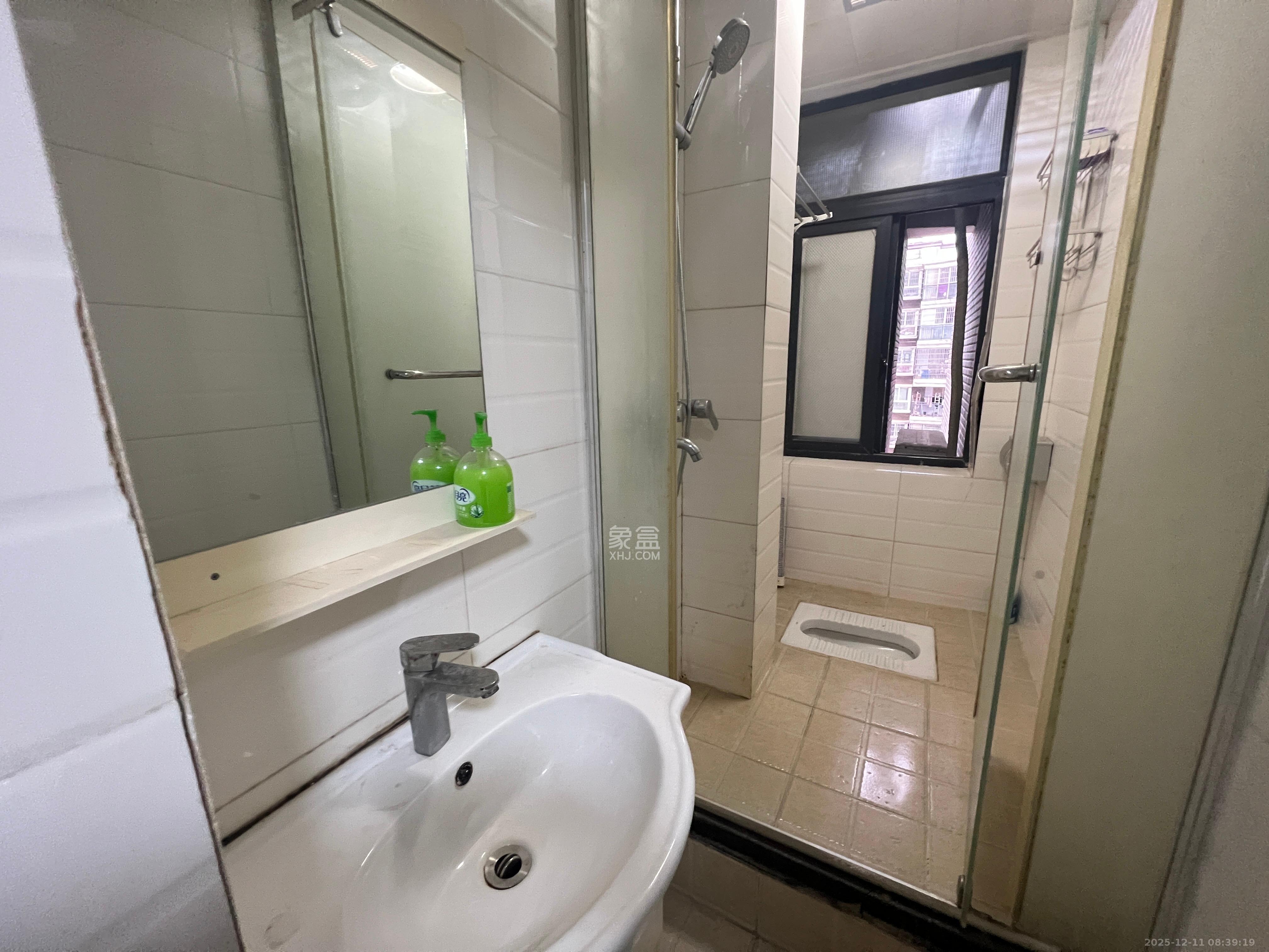 红树湾  1室1厅1卫    1100.0元/月