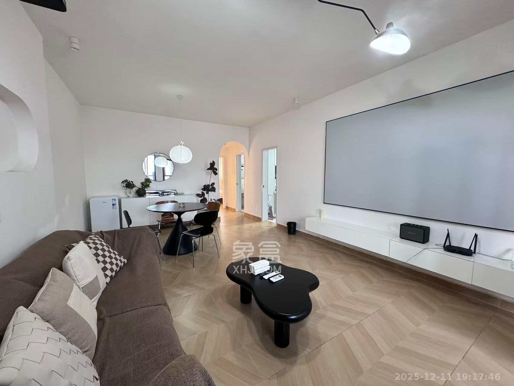 五一大道202（中环壹世界）  2室1厅1卫    4300.0元/月