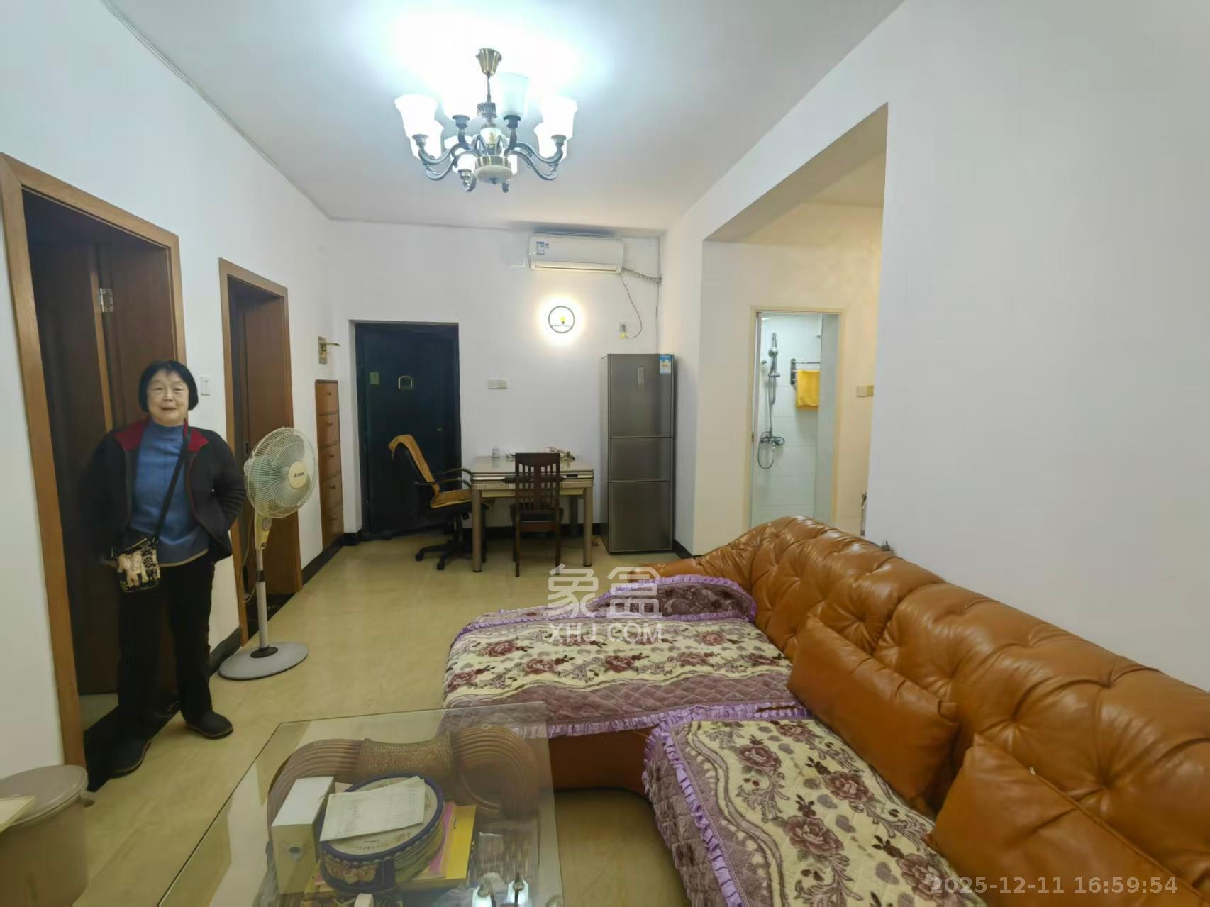 长重机械厂宿舍 3室2厅1卫 1500.0元/月 长重机械厂宿舍 3室2厅1卫 1500.0元/月室内图