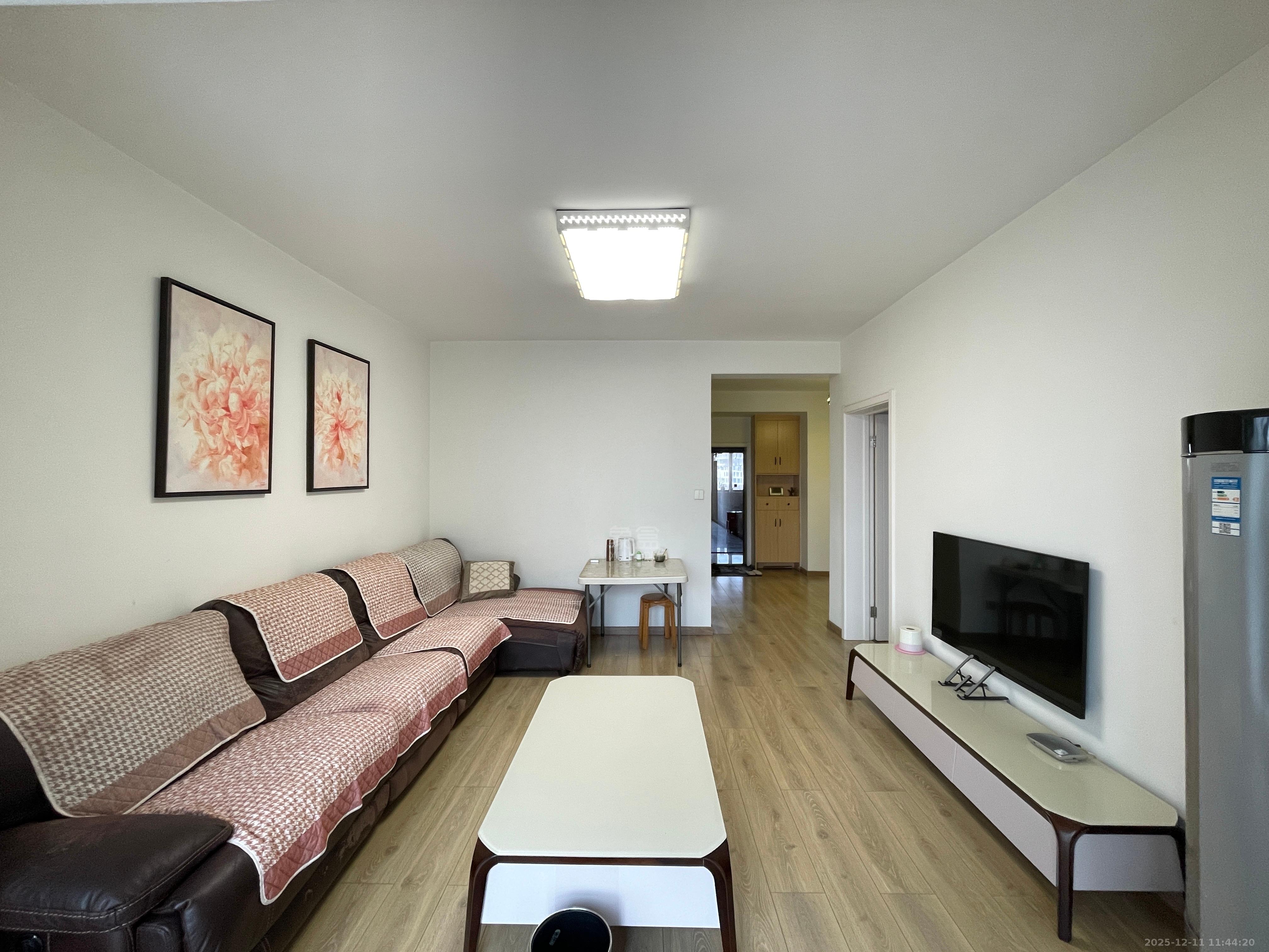 馨香橄榄城  1室2厅2卫    1600.0元/月