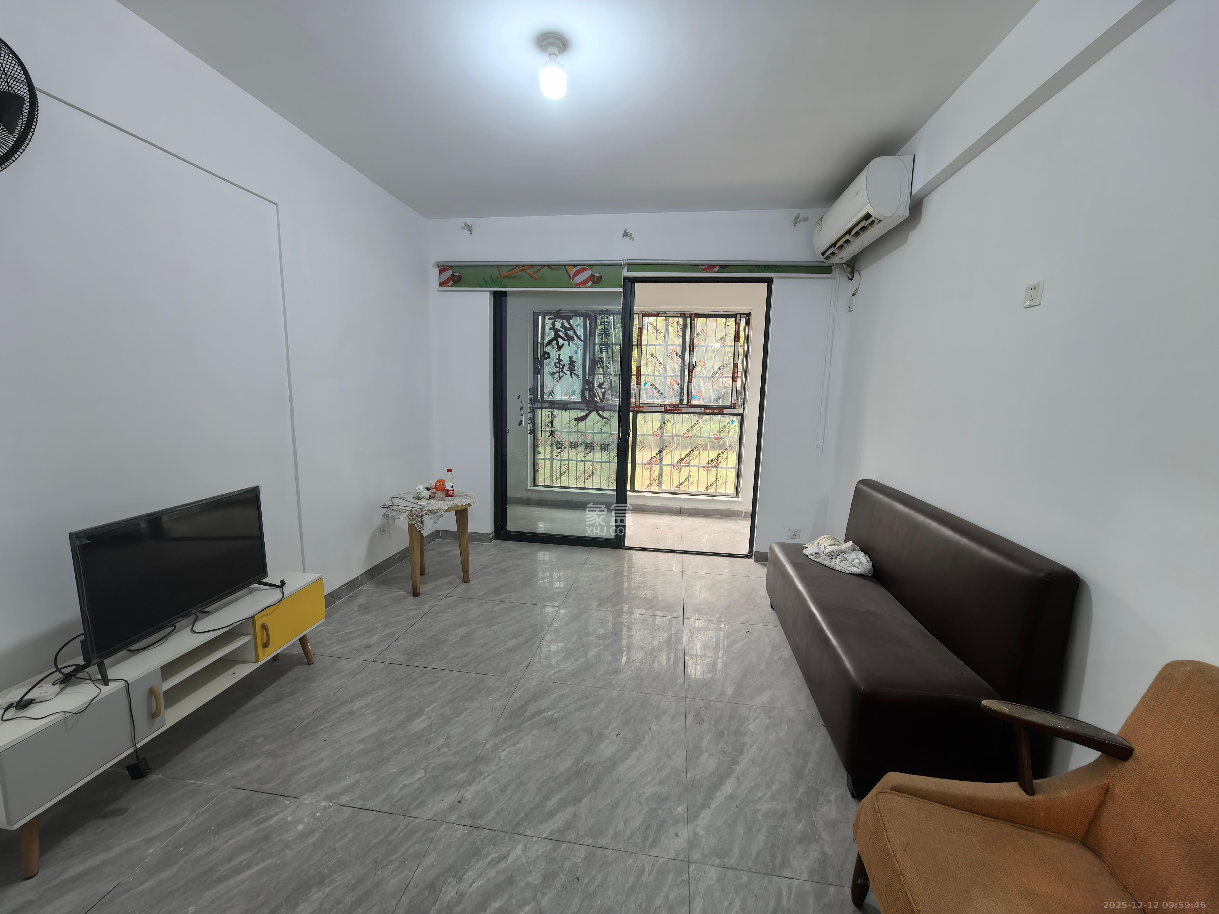 天悦和苑二期  2室2厅1卫    1300.0元/月