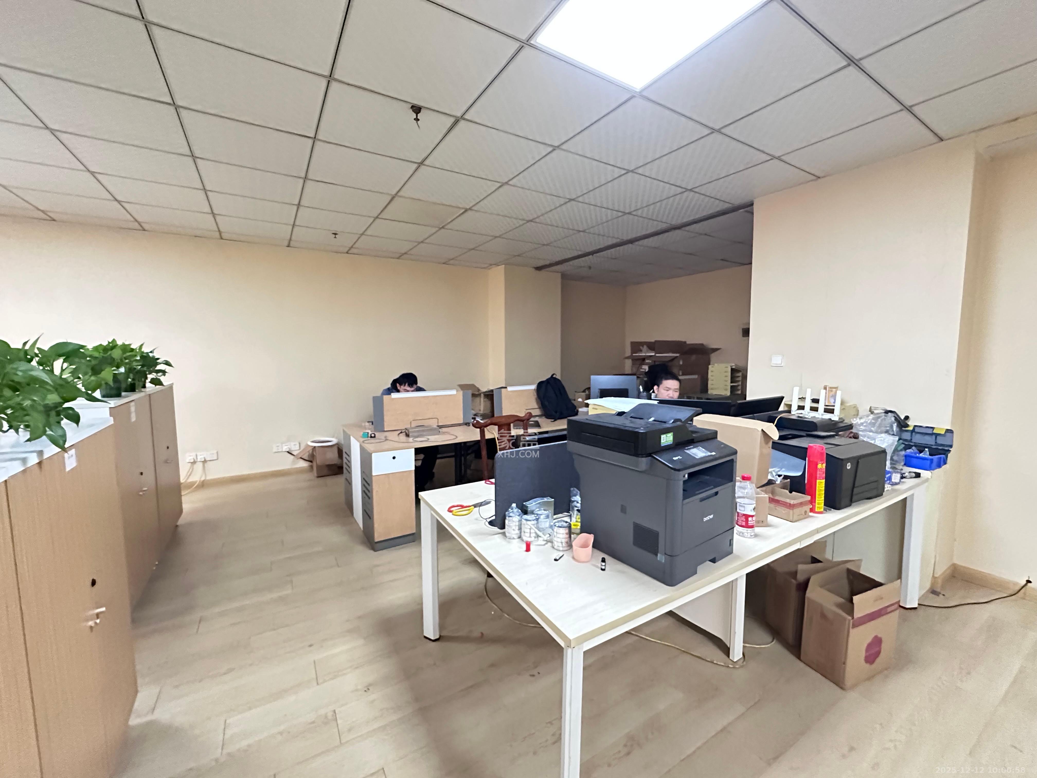 百脑汇大厦（友阿百货）   56.74㎡      2200.0元/月室内图