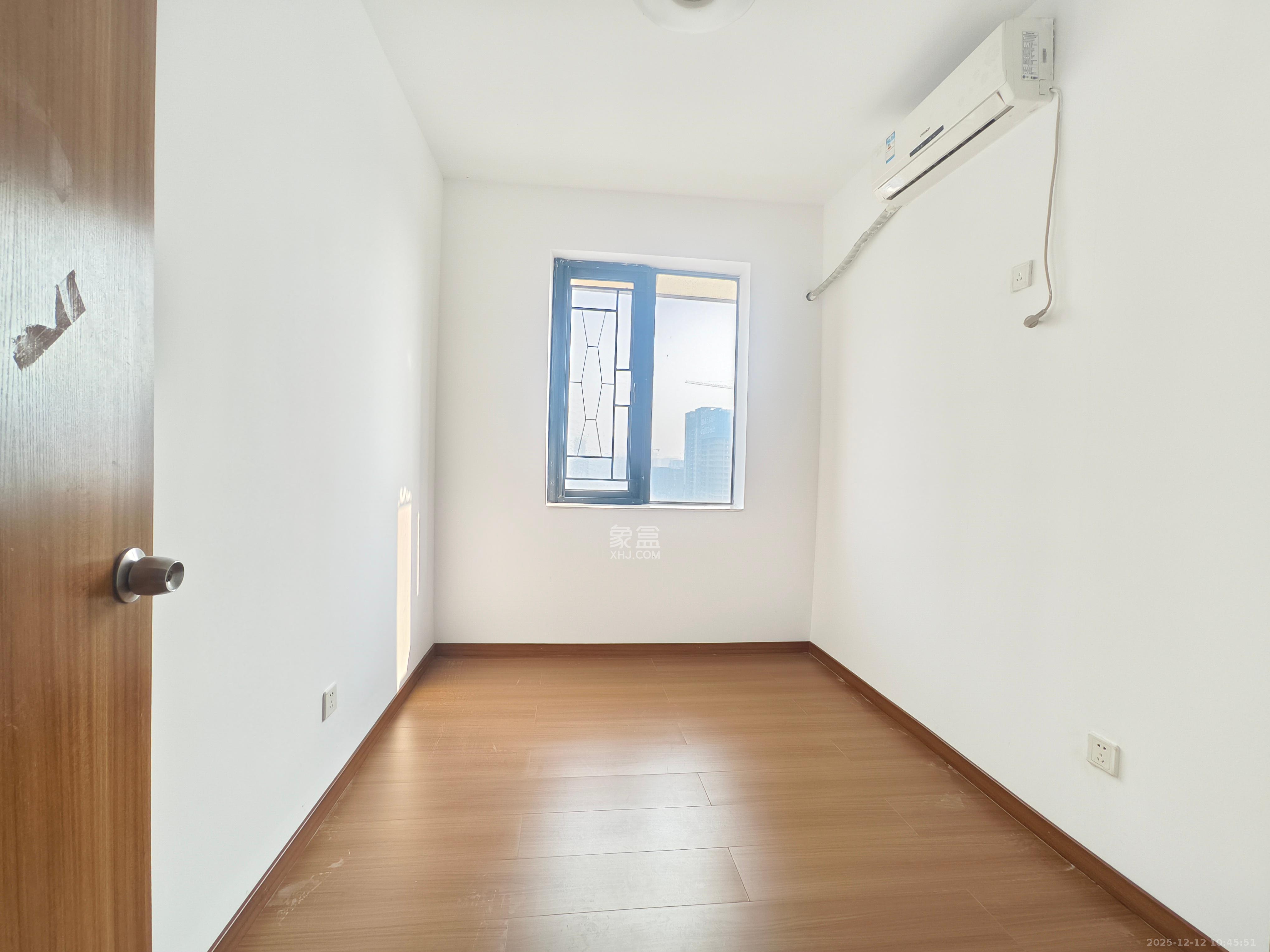 花漾年华（桂花园）  3室2厅1卫    1900.0元/月