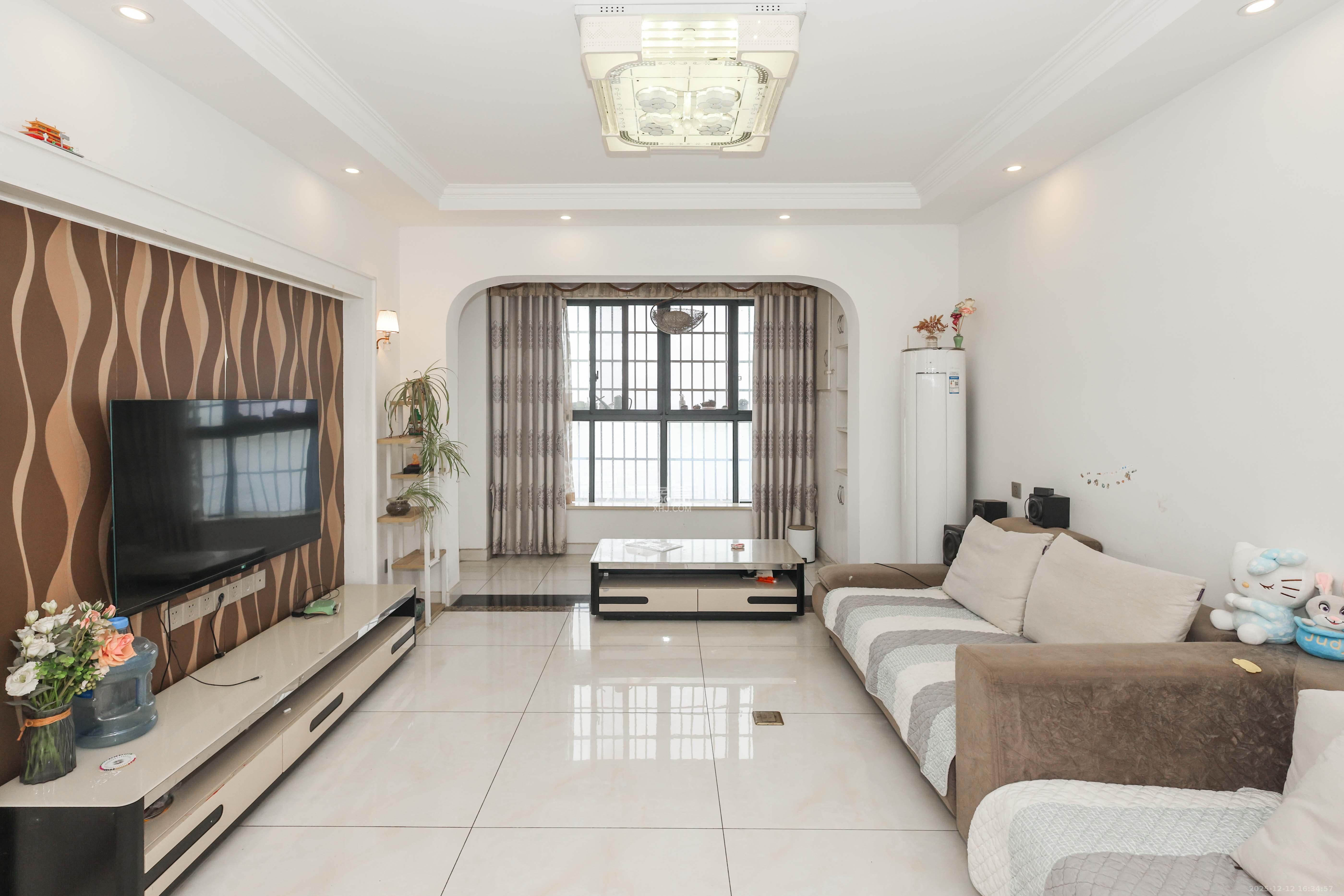 天元涉外景园B区  3室2厅1卫    77.88万