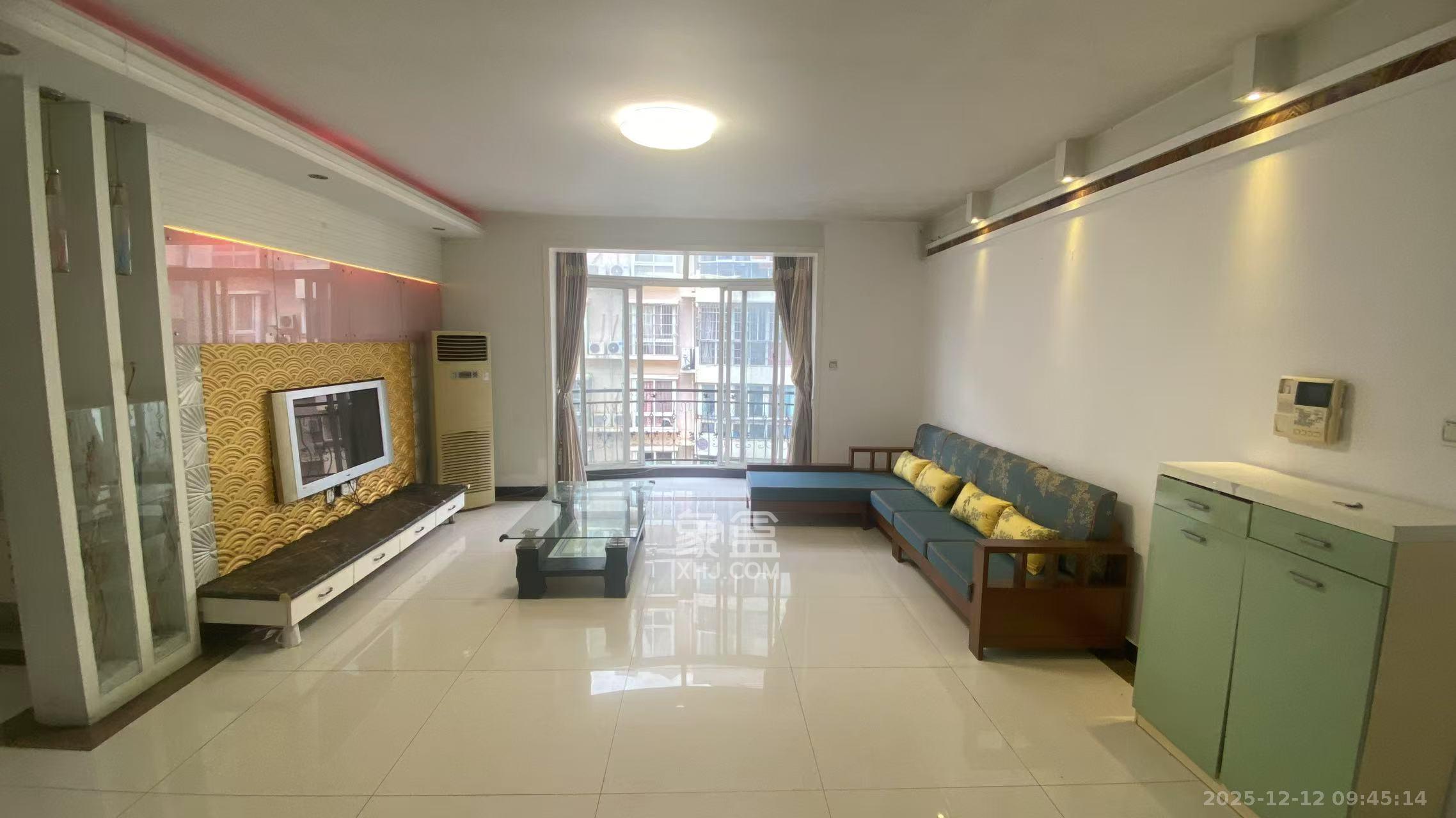 惠泽园  3室2厅2卫    2800.0元/月