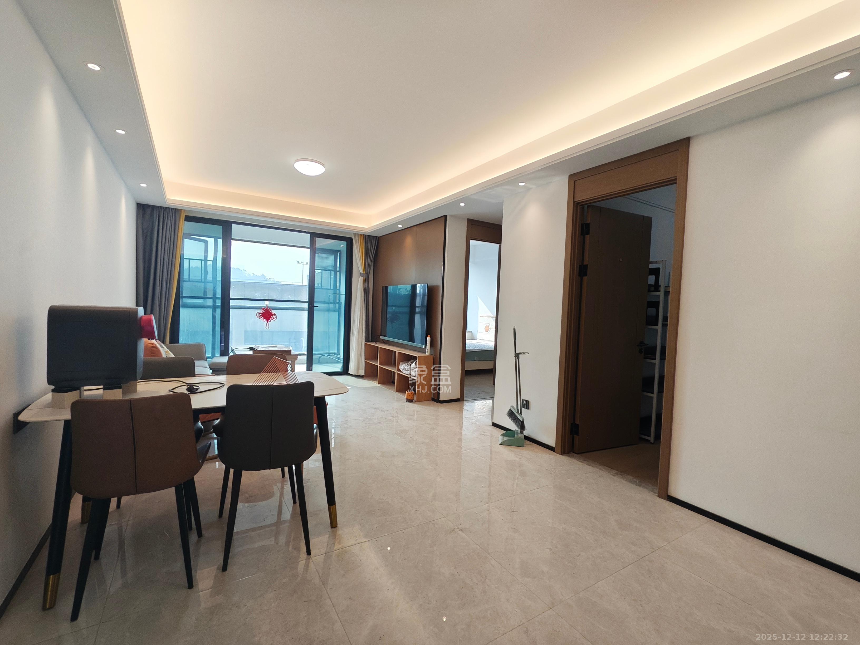 长房云西府一期  3室2厅1卫    2700.0元/月