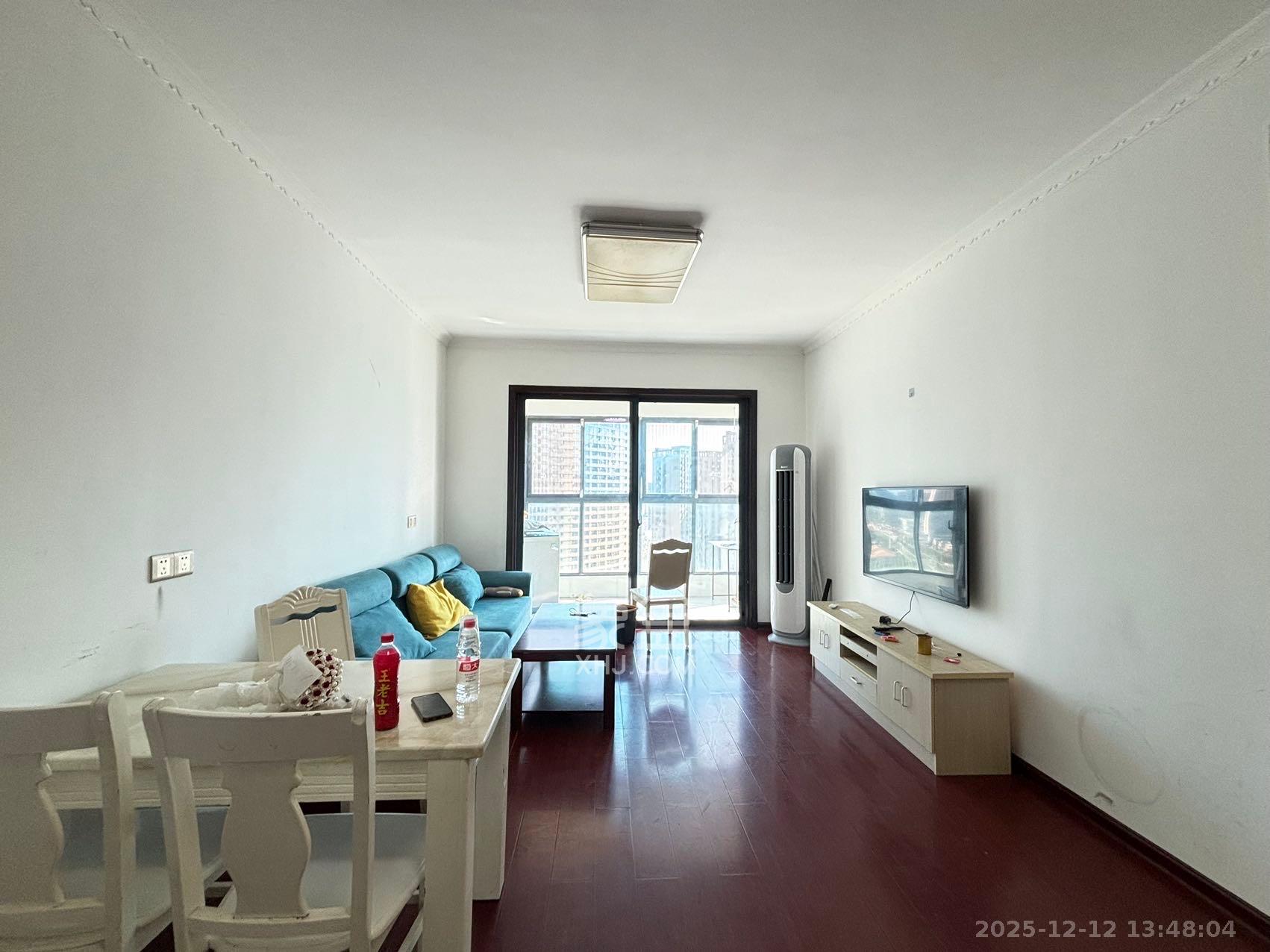 中南红领邦（红星嘉和苑）  3室2厅1卫    2000.0元/月