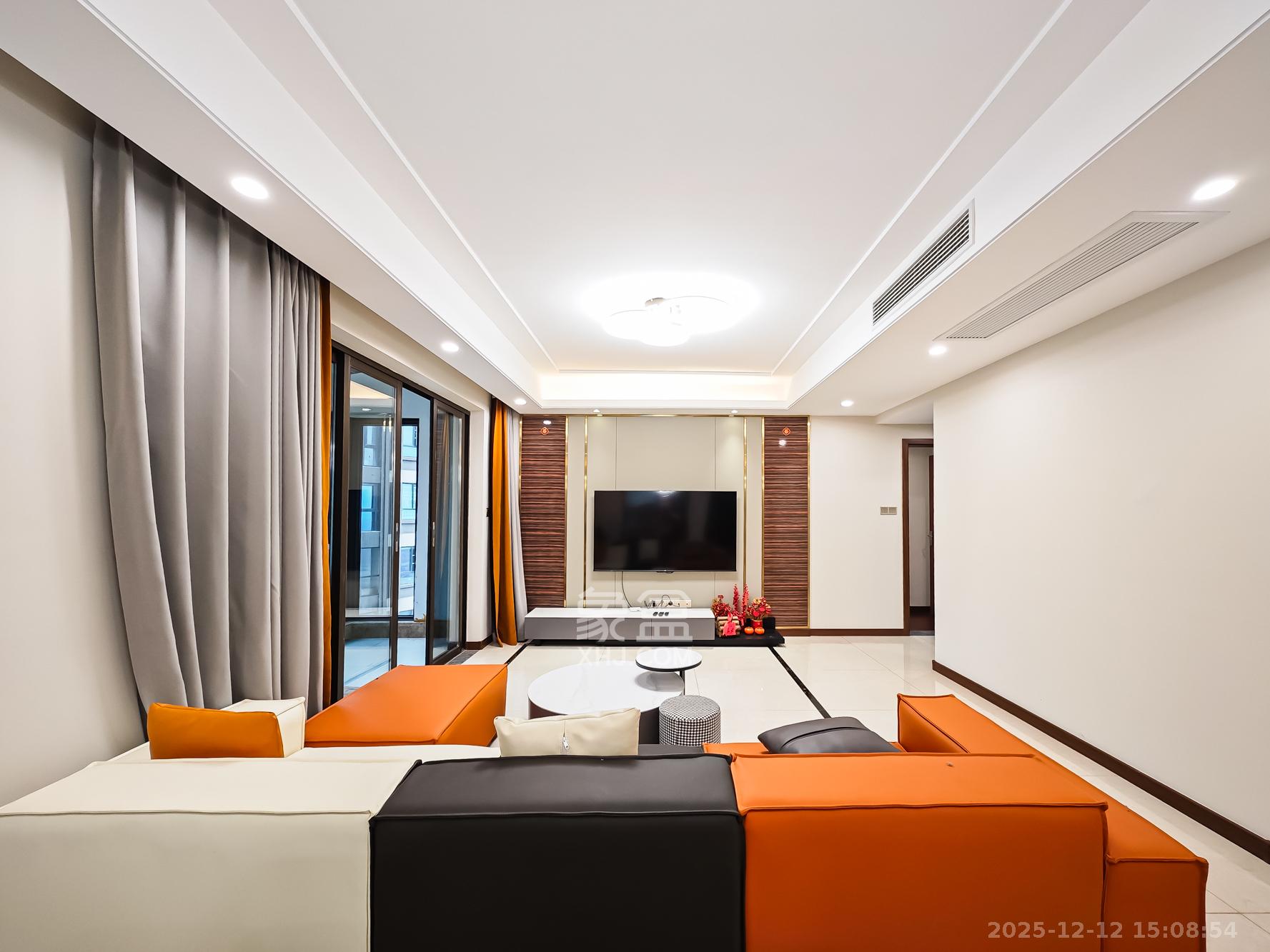 中欣楚天御府E区  3室2厅2卫    155.0万