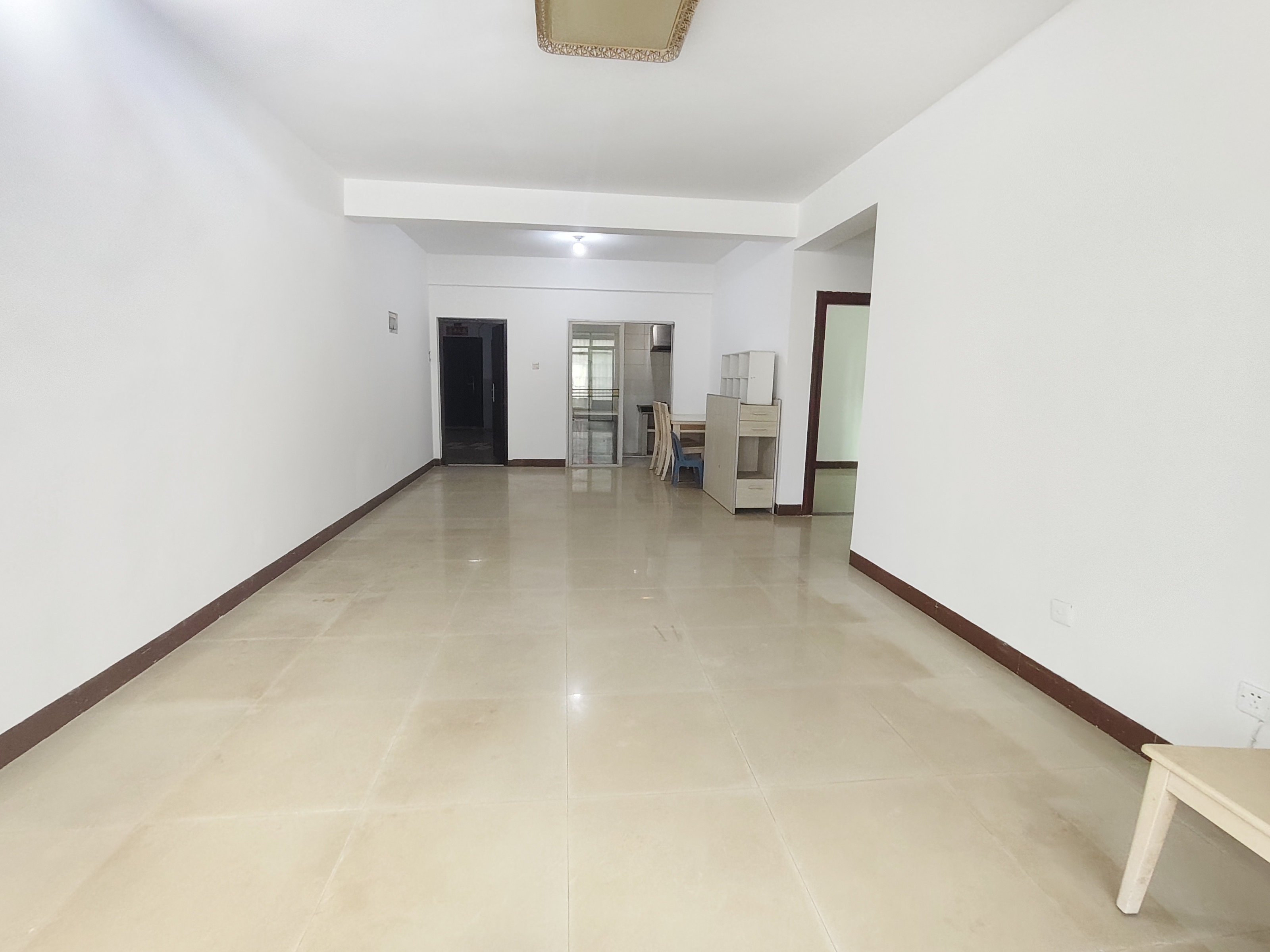 金岭花苑  2室2厅1卫    2800.0元/月