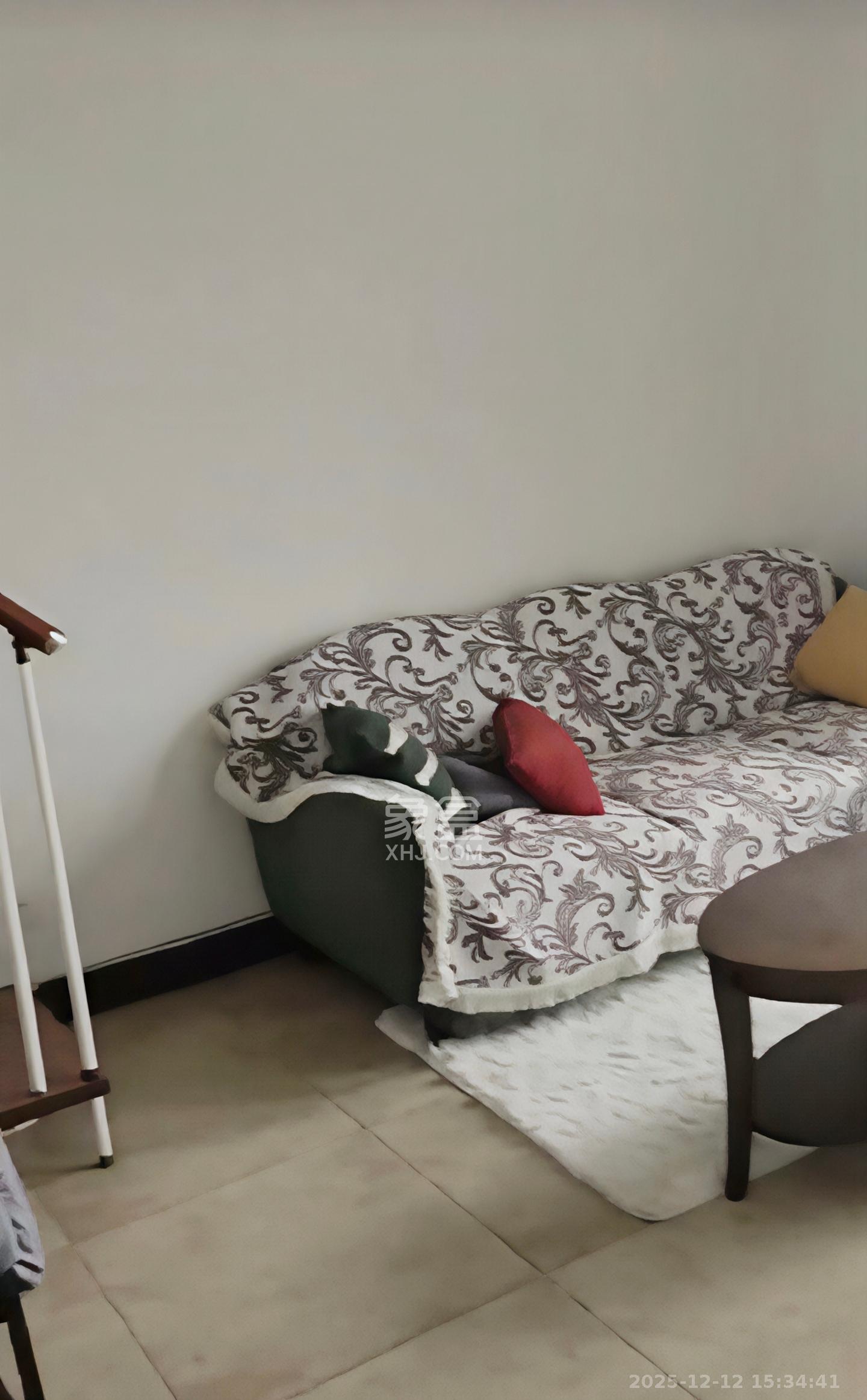 郡原广场  1室0厅0卫    2200.0元/月