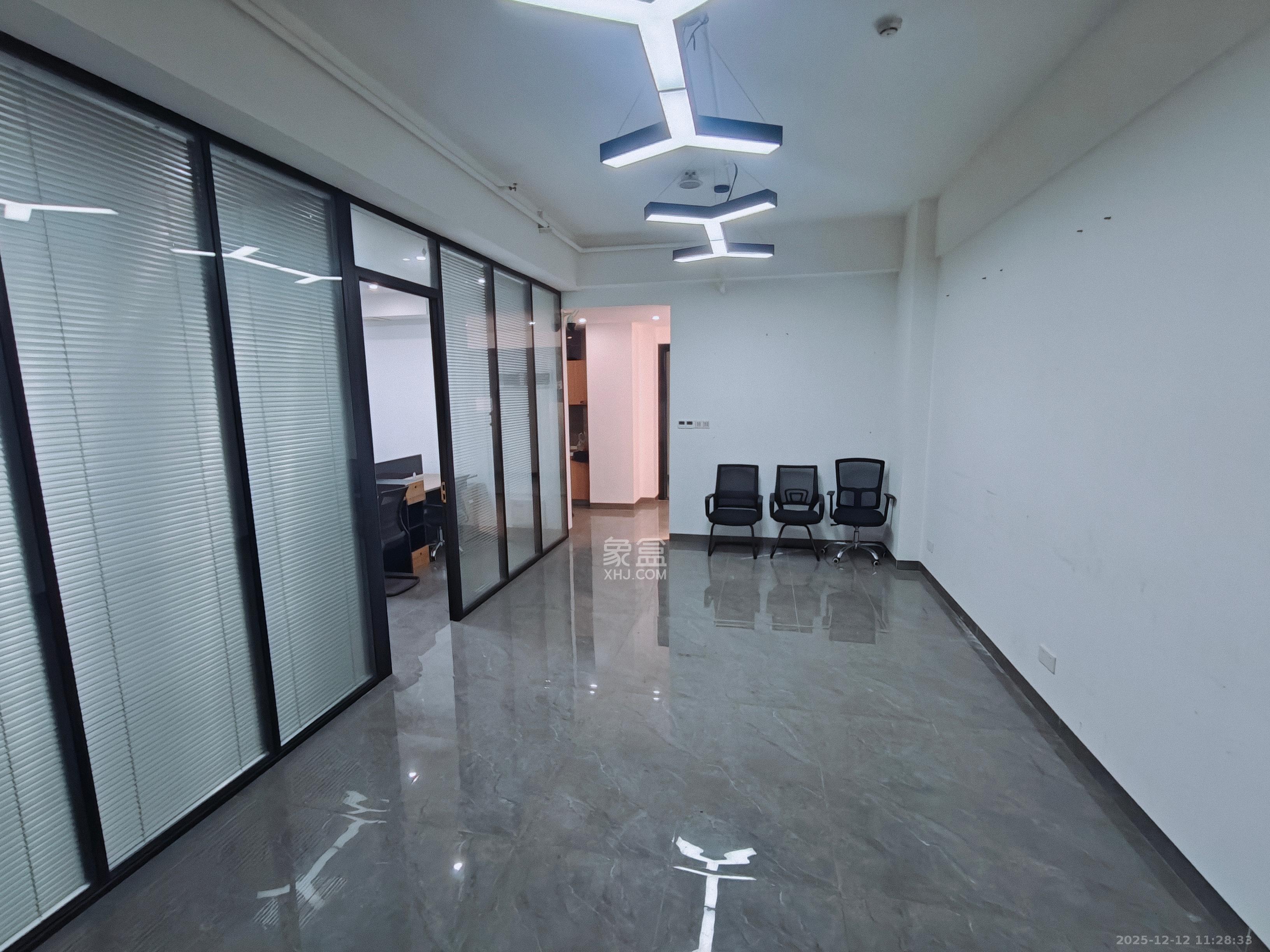 润和国际广场  2室2厅1卫    5500.0元/月