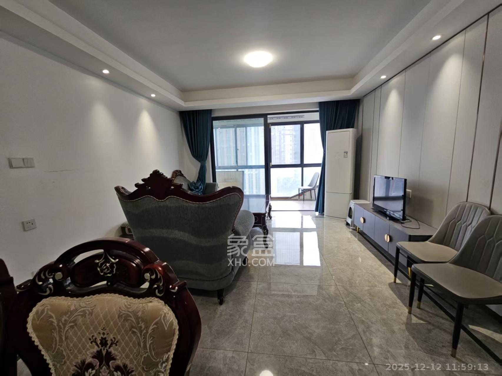 旭辉都会山  4室2厅2卫    3800.0元/月