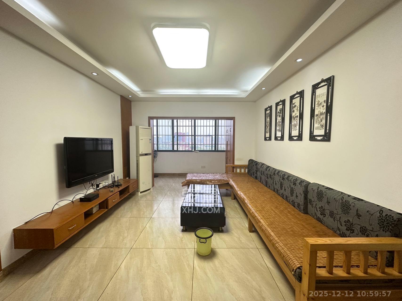 诚兴园  2室2厅1卫    2000.0元/月